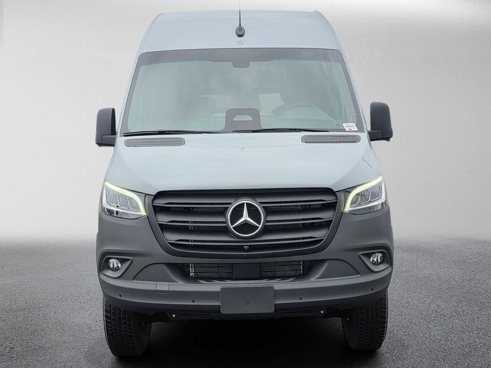 2026 Mercedes-Benz Sprinter Passenger Van 2500 Standard Roof I4 Diesel HO 144 AWD