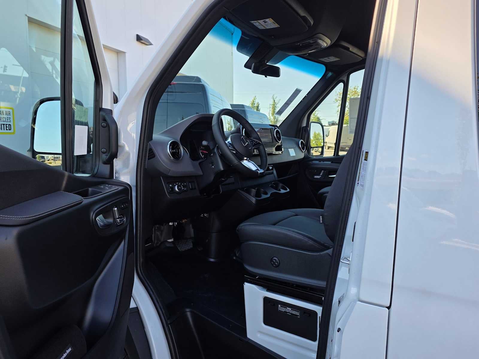 2026 Mercedes-Benz Sprinter Passenger 2500 Standard Roof I4 Diesel HO 144 AWD