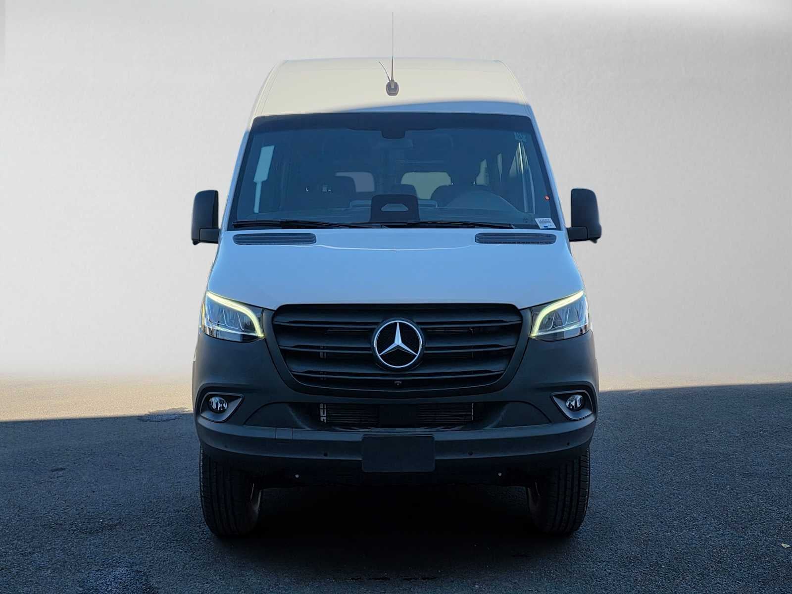 2026 Mercedes-Benz Sprinter Passenger 2500 Standard Roof I4 Diesel HO 144 AWD