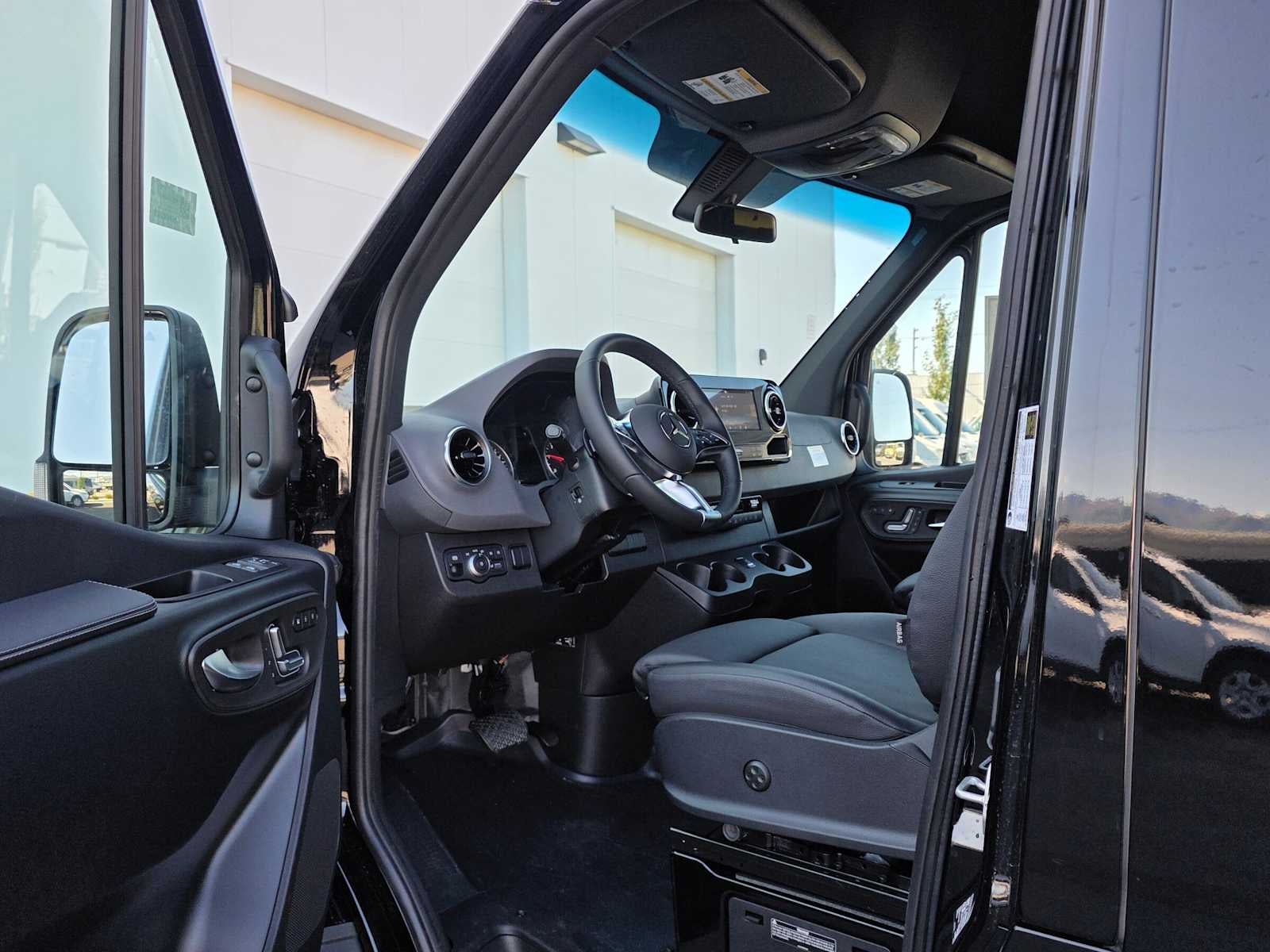 2026 Mercedes-Benz Sprinter Passenger 2500 Standard Roof I4 Diesel HO 144 AWD