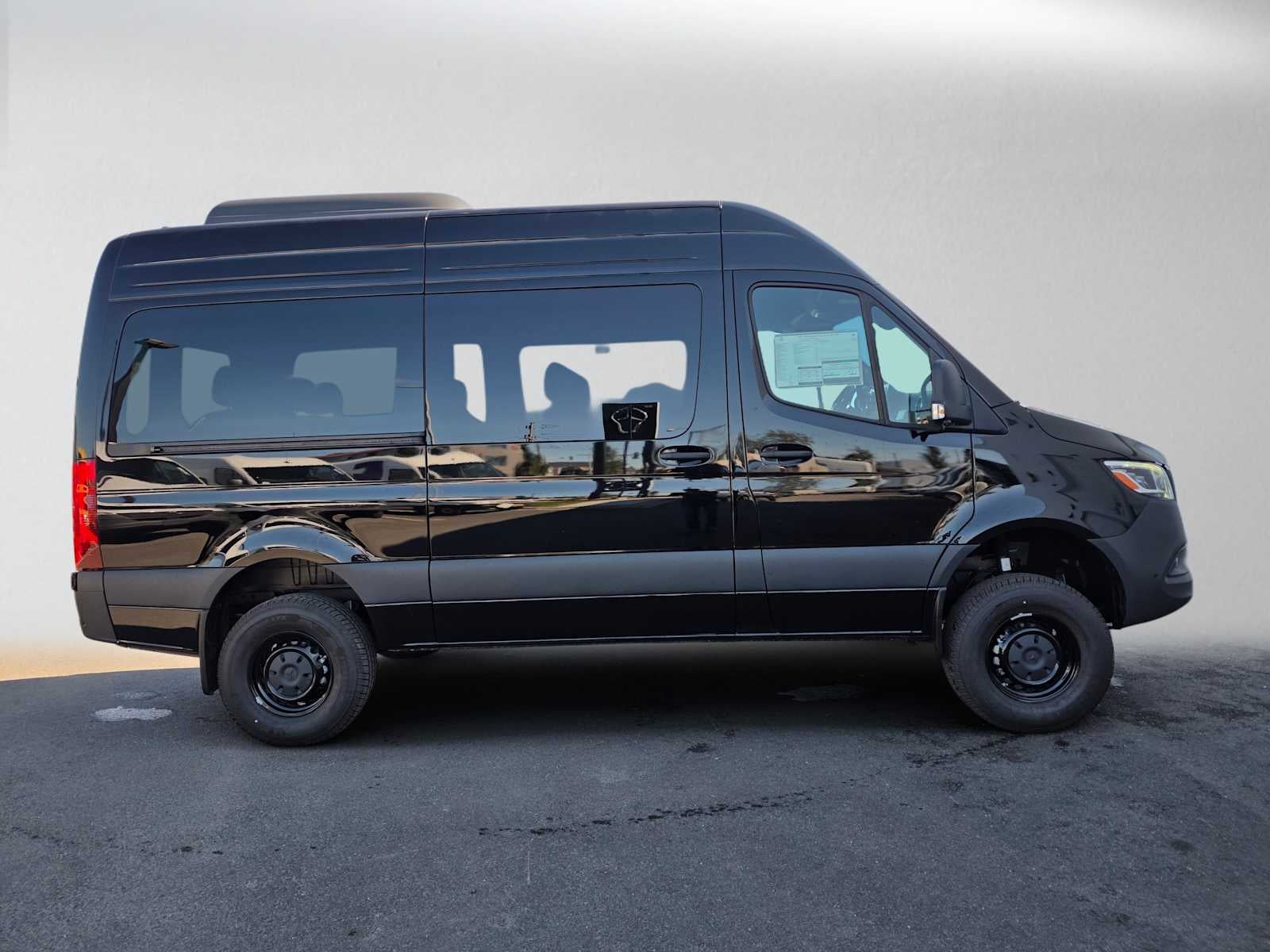 2026 Mercedes-Benz Sprinter Passenger 2500 Standard Roof I4 Diesel HO 144 AWD