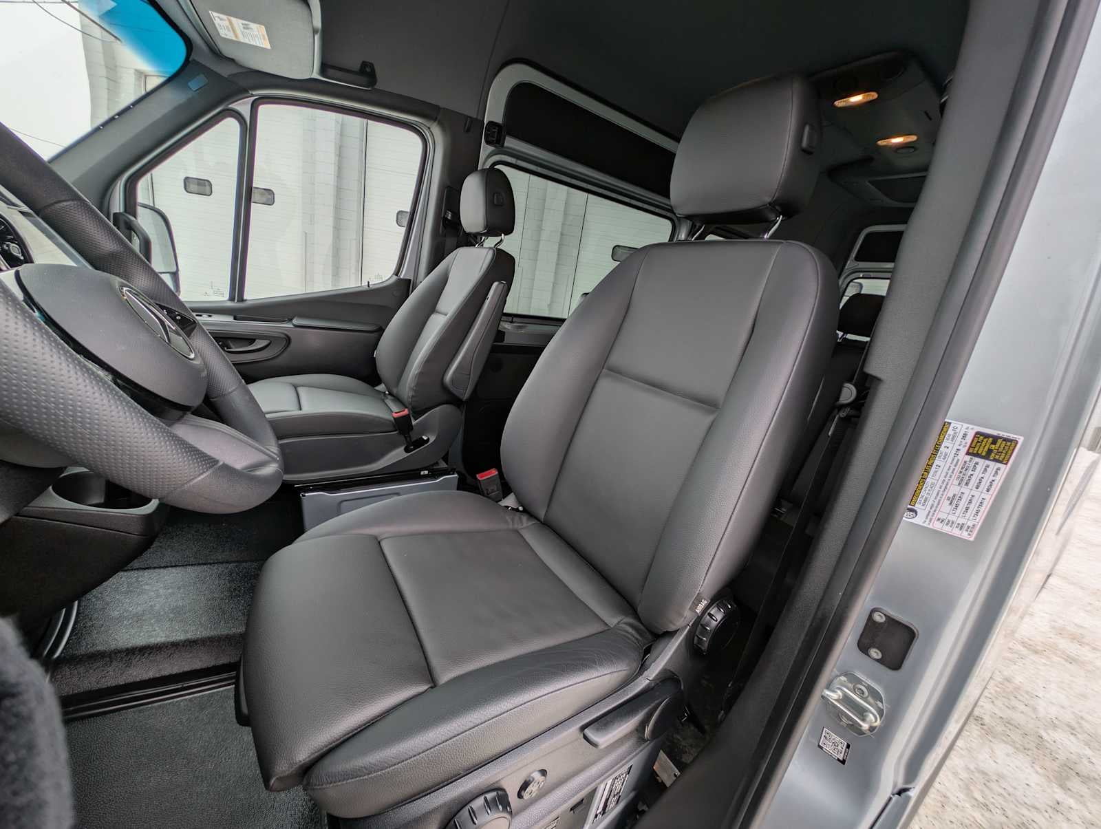 2025 Mercedes-Benz Sprinter 2500 Standard Roof I4 Diesel HO 144" AWD