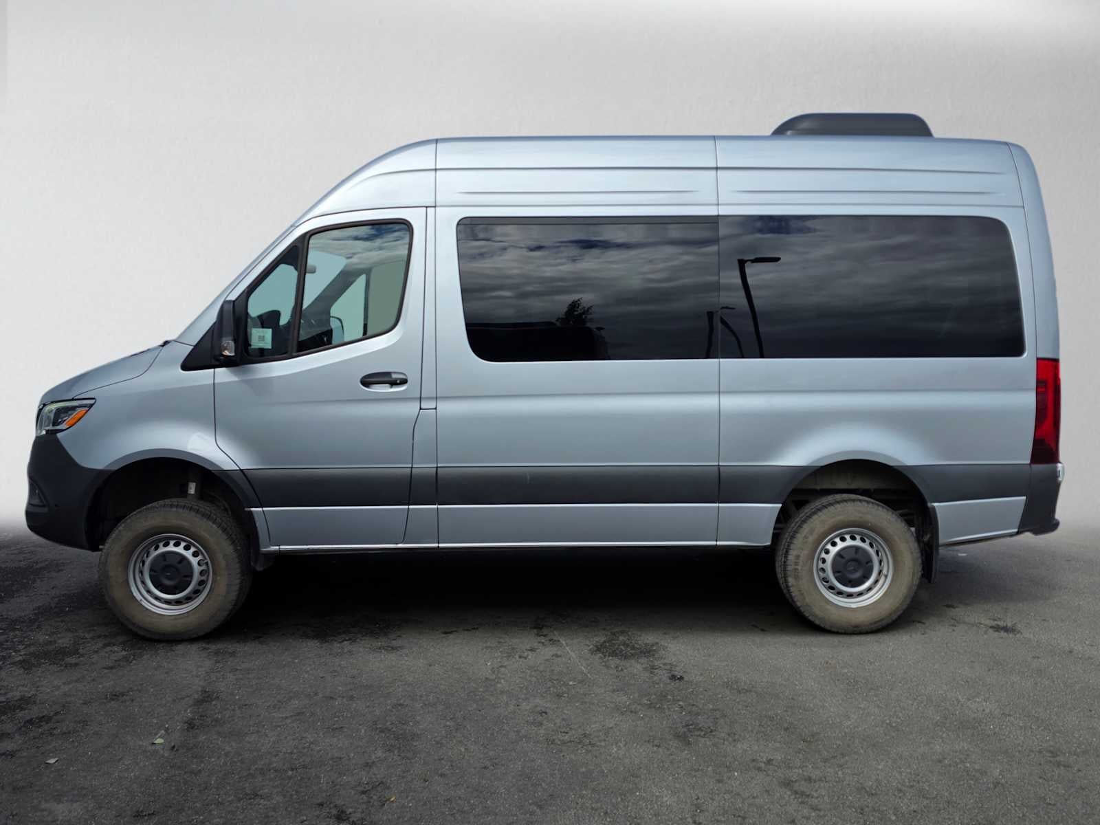 2026 Mercedes-Benz Sprinter Passenger Van 2500 Standard Roof I4 Diesel HO 144 AWD