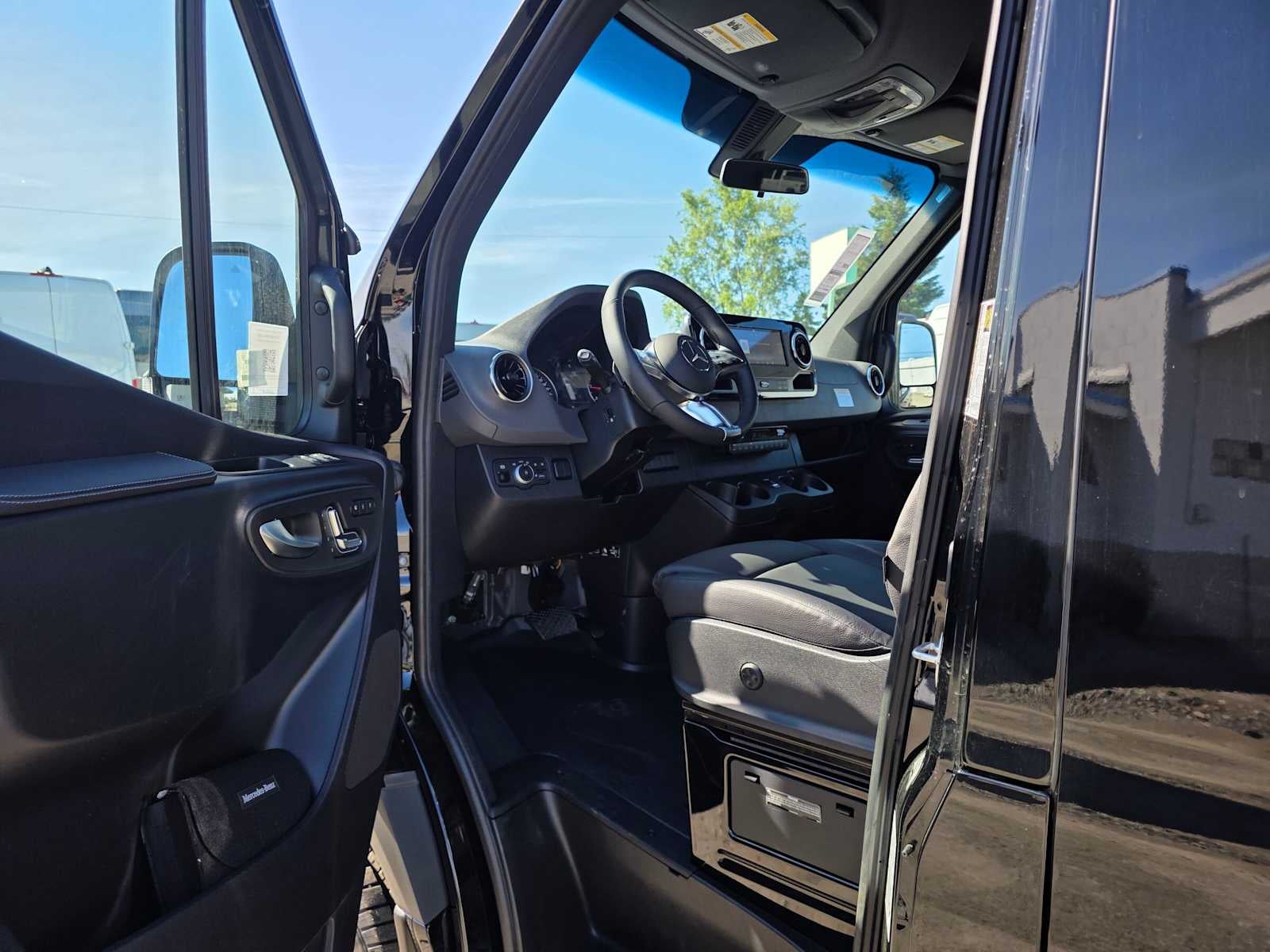 2026 Mercedes-Benz Sprinter Passenger Van 2500 Standard Roof I4 Diesel HO 144 AWD