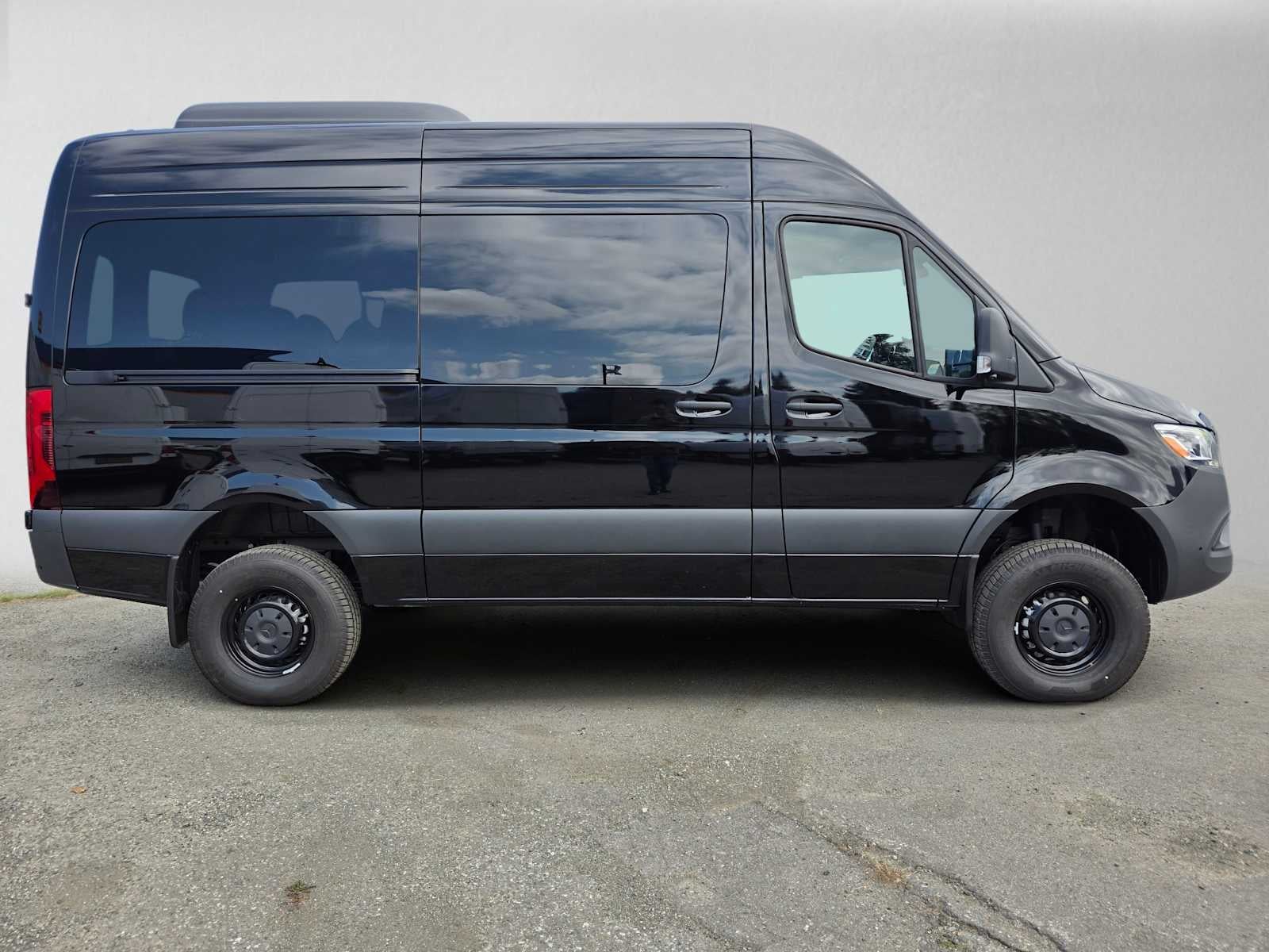2026 Mercedes-Benz Sprinter Passenger Van 2500 Standard Roof I4 Diesel HO 144 AWD