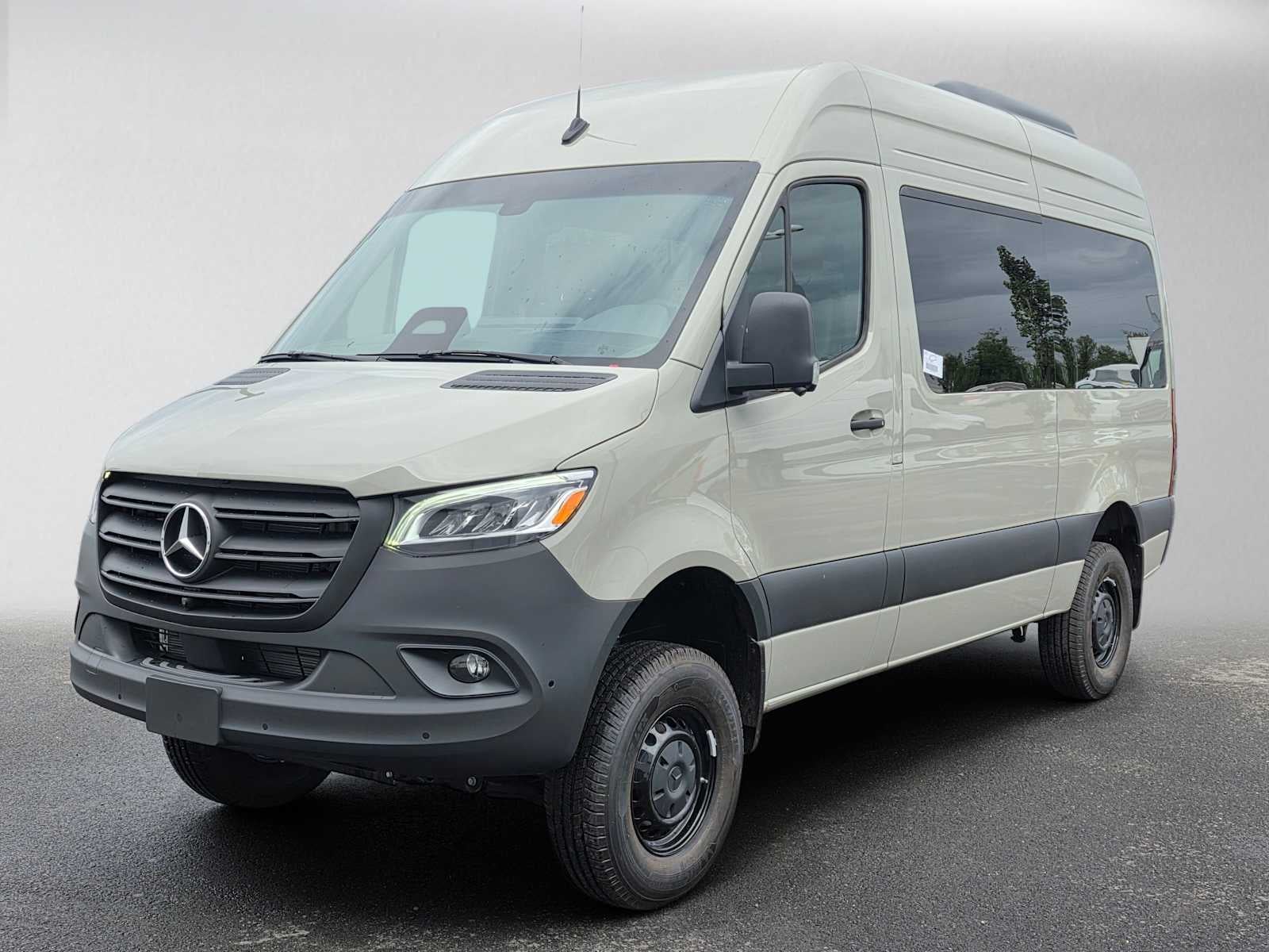 2026 Mercedes-Benz Sprinter Passenger Van 2500 Standard Roof I4 Diesel HO 144 AWD