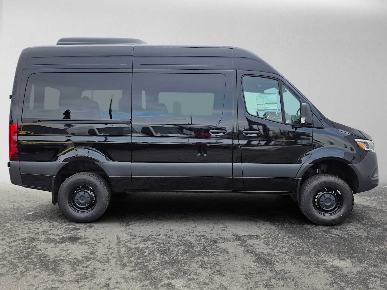 2026 Mercedes-Benz Sprinter Passenger Van 2500 Standard Roof I4 Diesel HO 144 AWD
