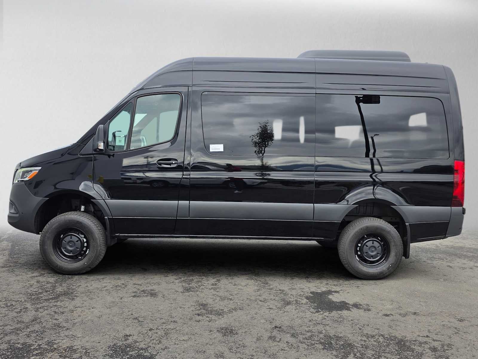 2026 Mercedes-Benz Sprinter Passenger Van 2500 Standard Roof I4 Diesel HO 144 AWD