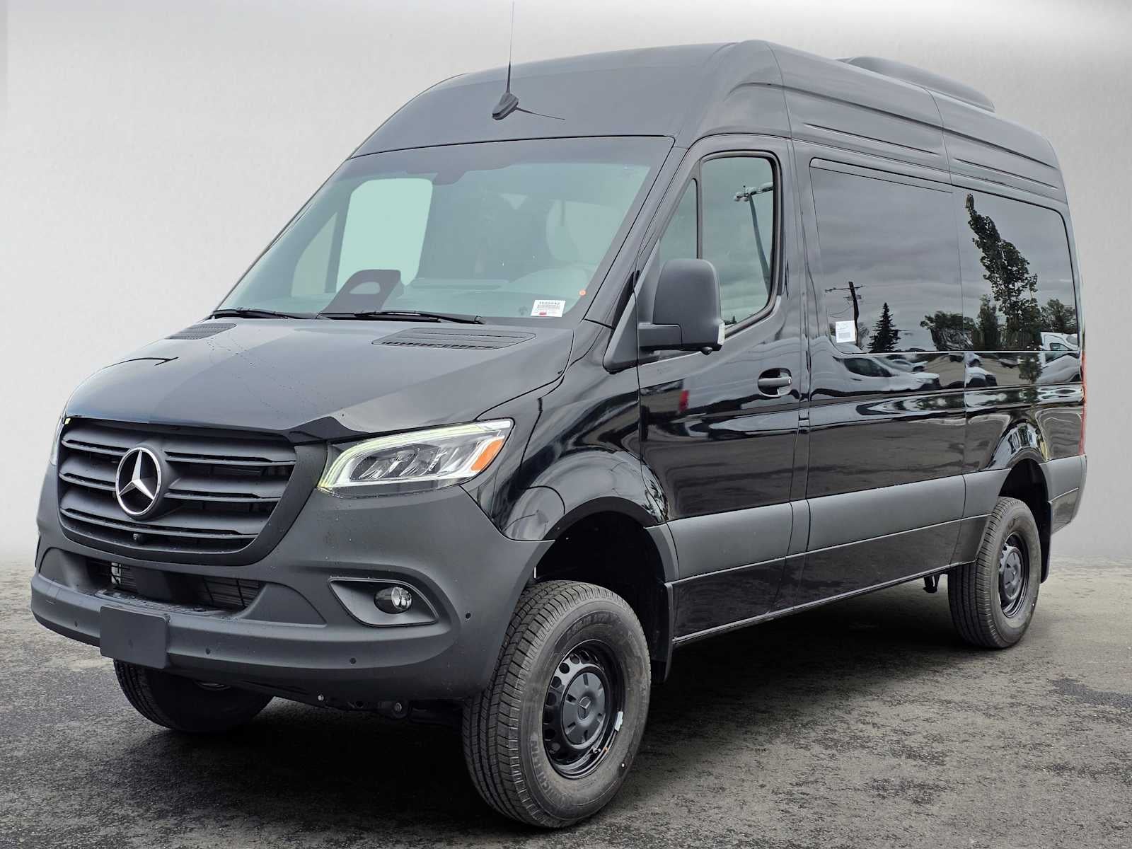 2026 Mercedes-Benz Sprinter Passenger Van 2500 Standard Roof I4 Diesel HO 144 AWD
