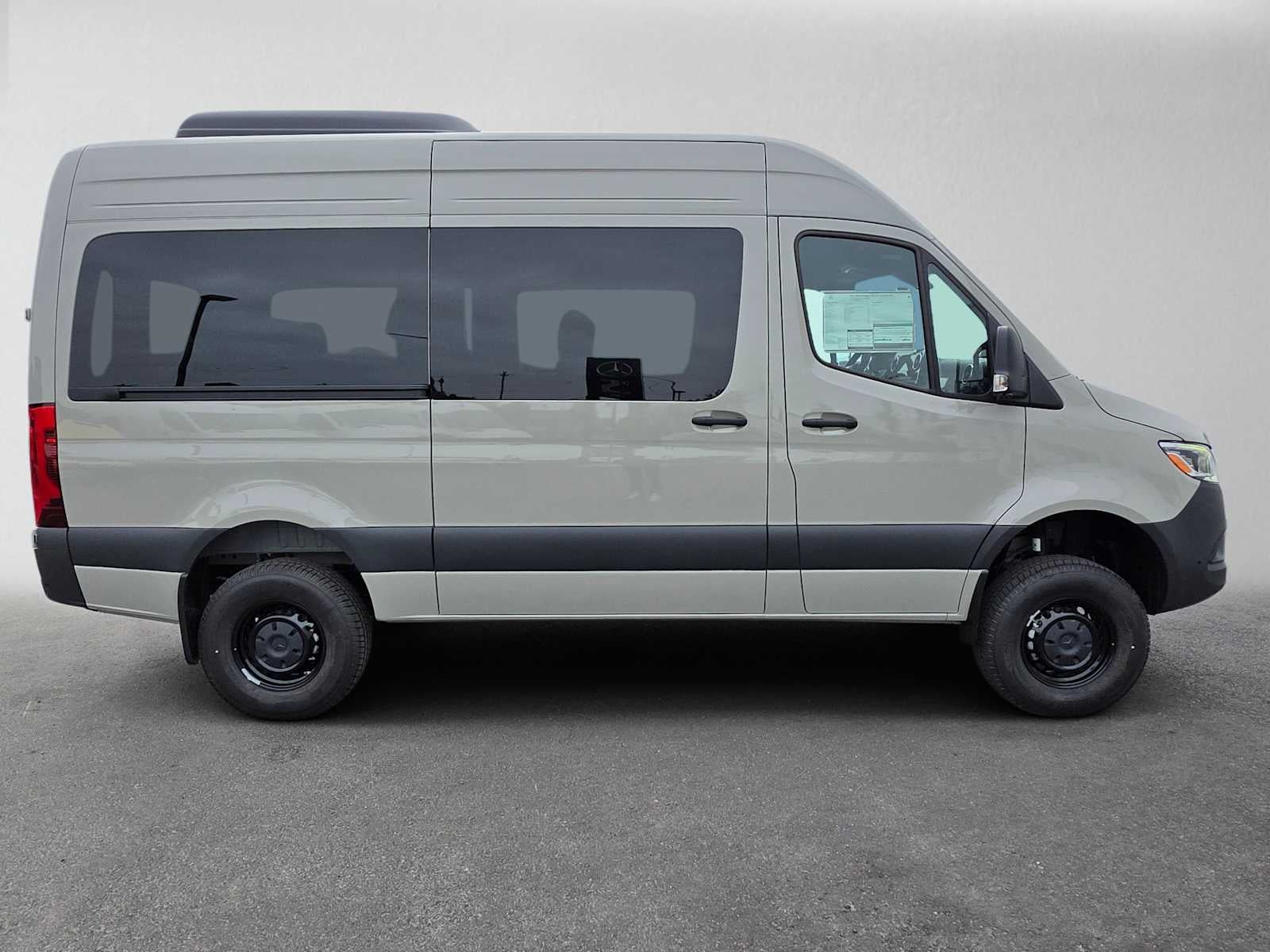 2026 Mercedes-Benz Sprinter Passenger Van 2500 Standard Roof I4 Diesel HO 144 AWD