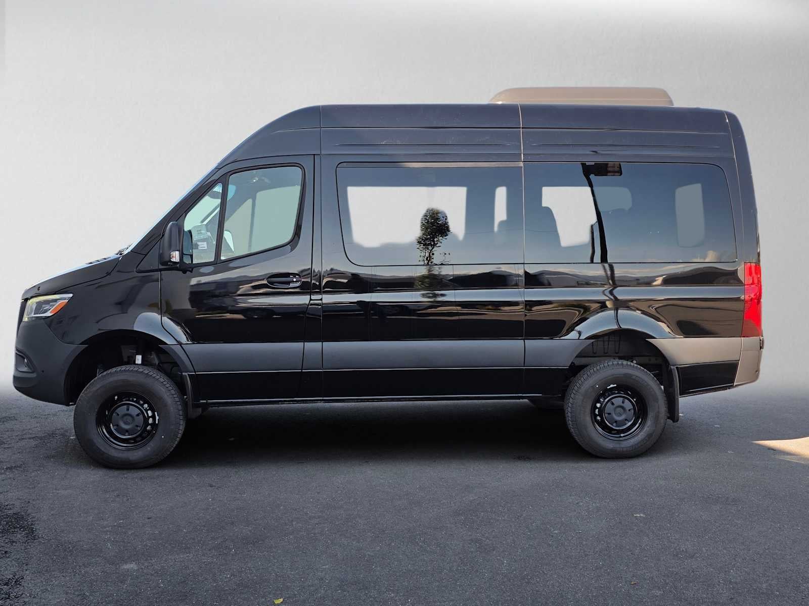 2026 Mercedes-Benz Sprinter Passenger 2500 Standard Roof I4 Diesel HO 144 AWD