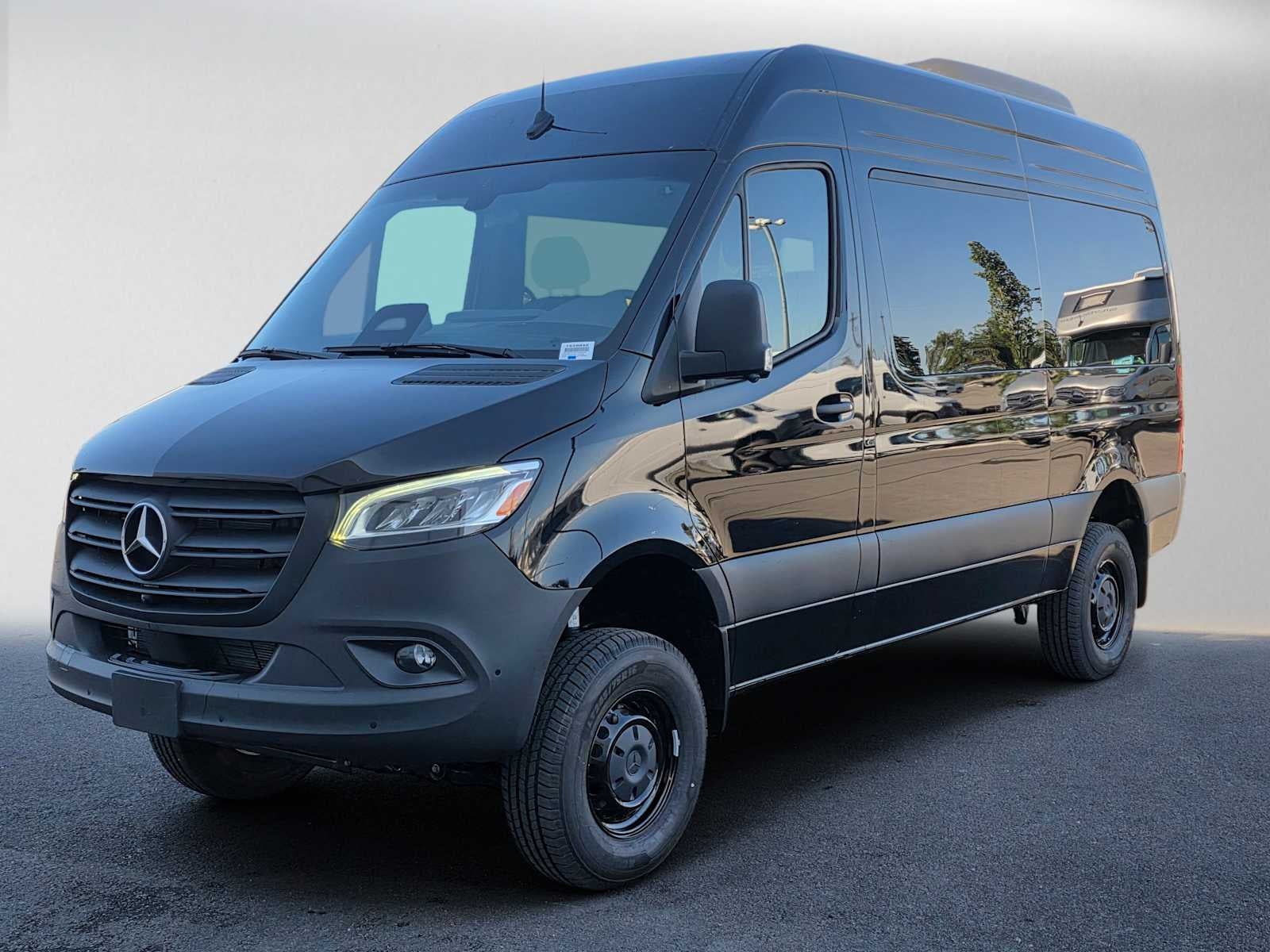 2026 Mercedes-Benz Sprinter Passenger 2500 Standard Roof I4 Diesel HO 144 AWD