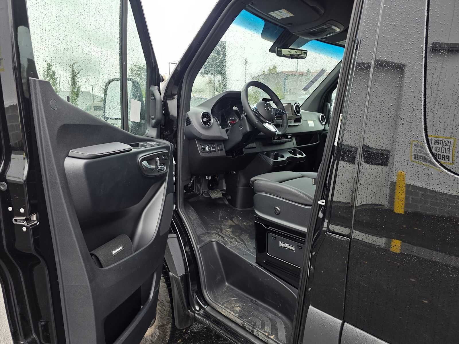 2026 Mercedes-Benz Sprinter Passenger 2500 Standard Roof I4 Diesel HO 144 AWD