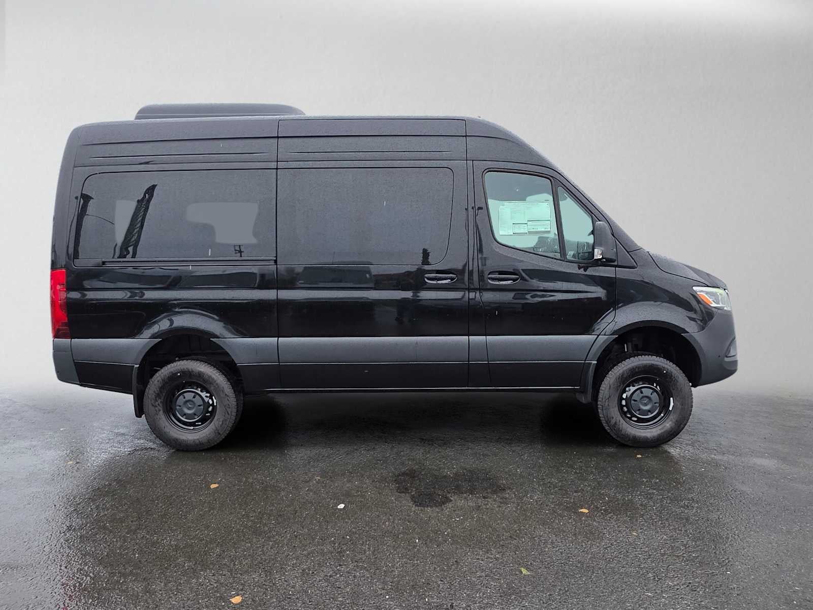 2026 Mercedes-Benz Sprinter Passenger 2500 Standard Roof I4 Diesel HO 144 AWD
