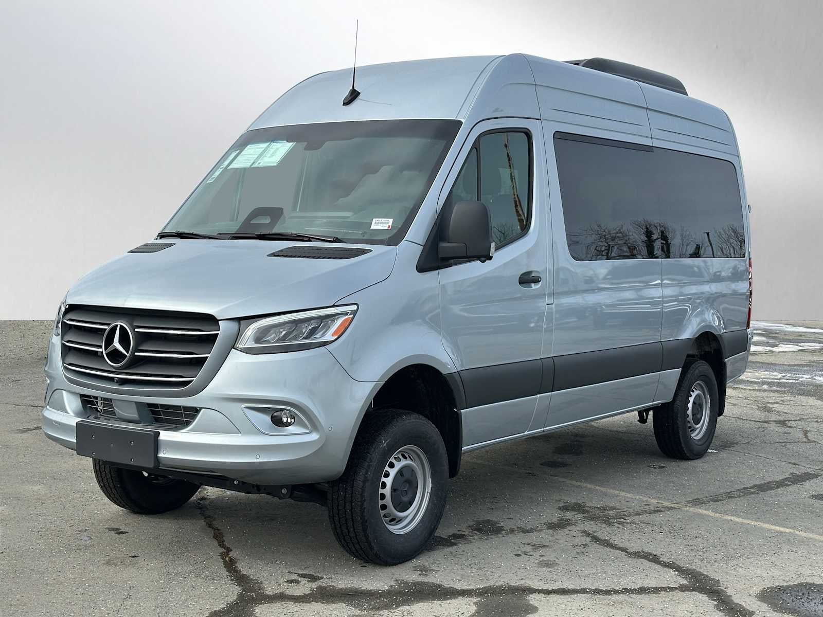 2026 Mercedes-Benz Sprinter Passenger Van 2500 Standard Roof I4 Diesel HO 144 AWD