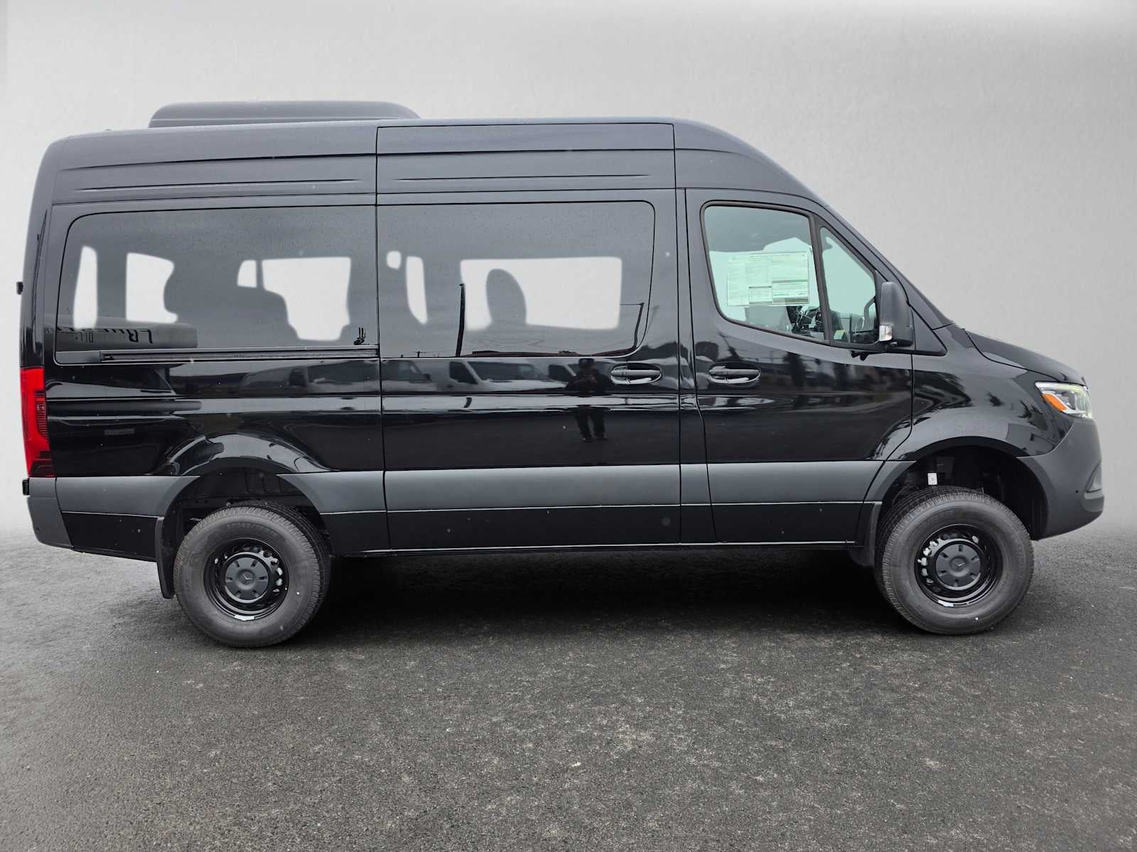 2026 Mercedes-Benz Sprinter Passenger Van 2500 Standard Roof I4 Diesel HO 144 AWD