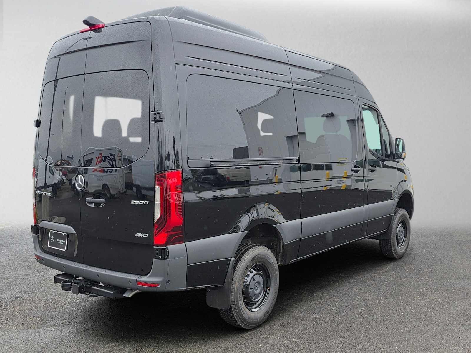 2026 Mercedes-Benz Sprinter Passenger Van 2500 Standard Roof I4 Diesel HO 144 AWD