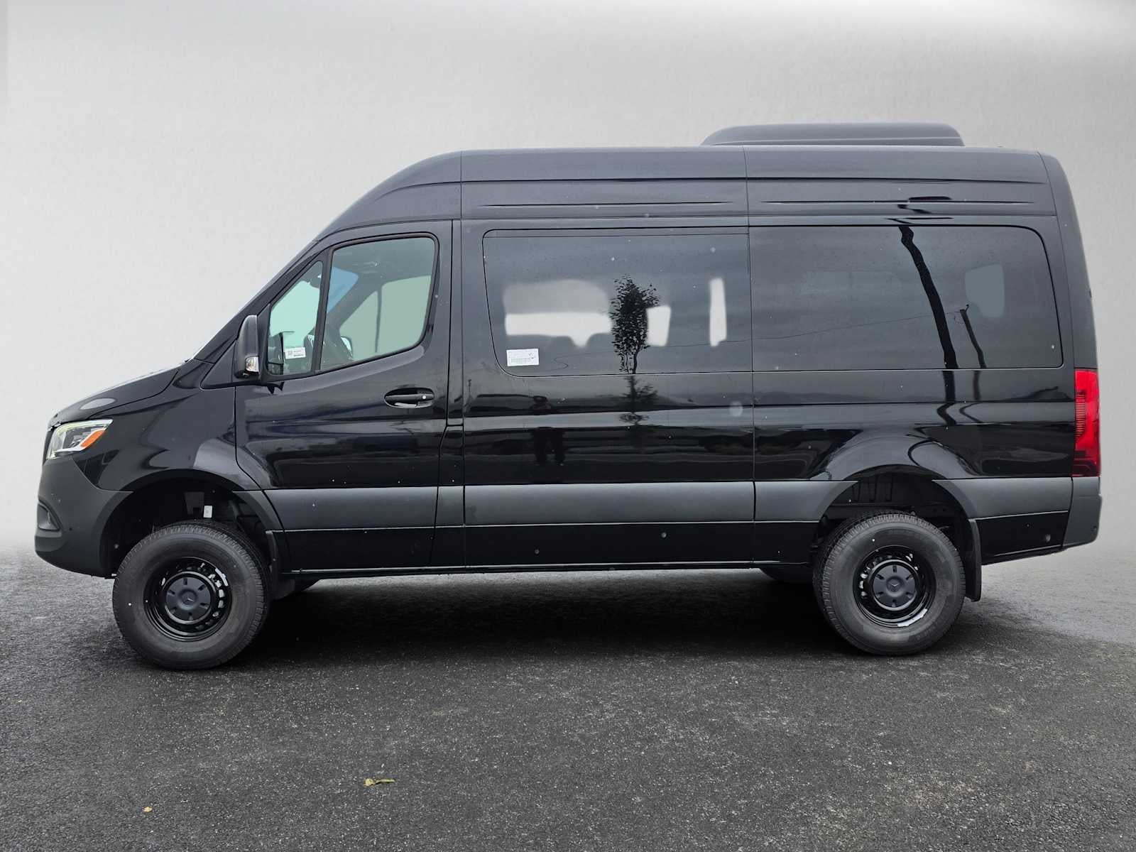 2026 Mercedes-Benz Sprinter Passenger Van 2500 Standard Roof I4 Diesel HO 144 AWD
