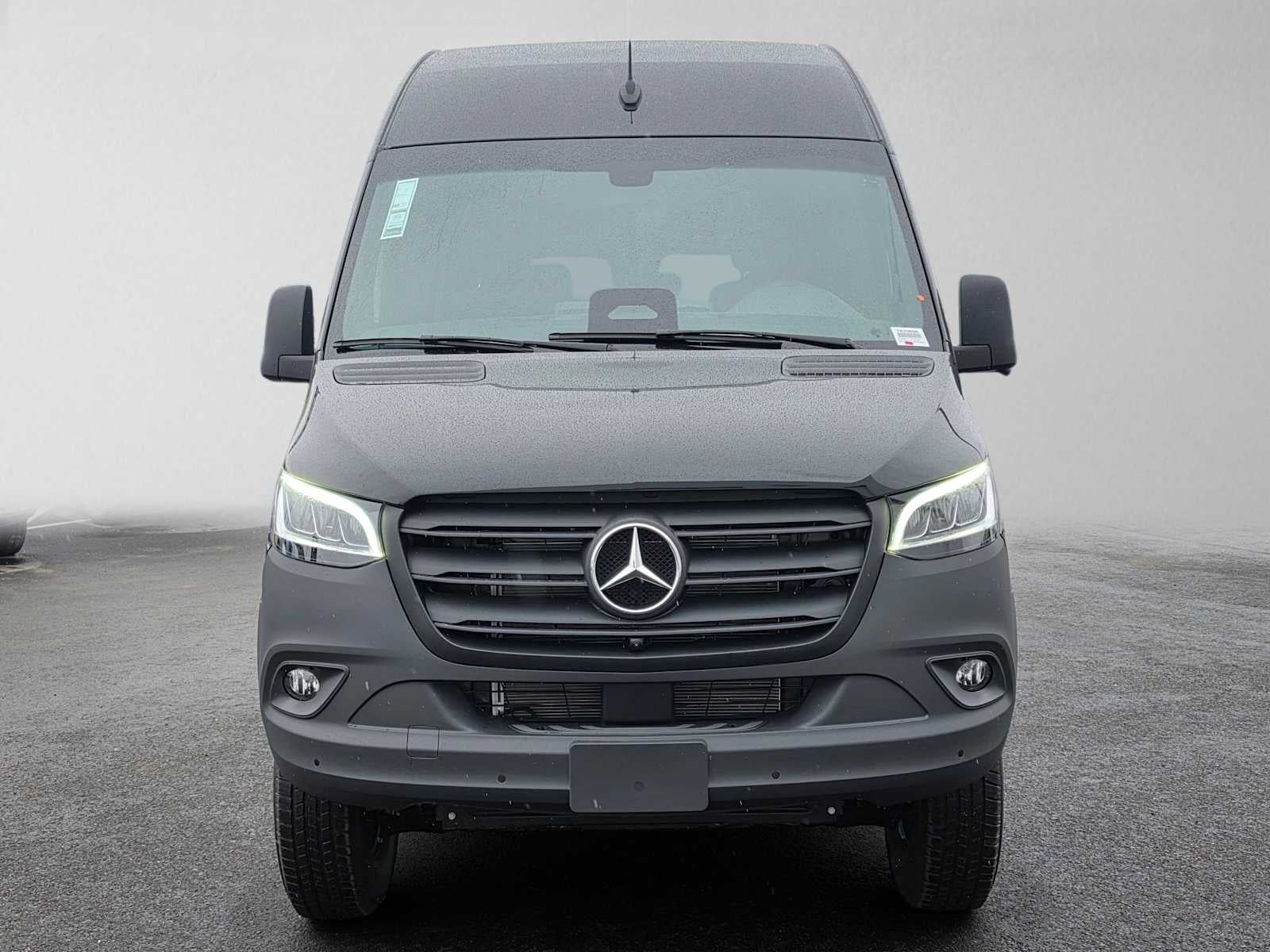 2026 Mercedes-Benz Sprinter Passenger Van 2500 Standard Roof I4 Diesel HO 144 AWD
