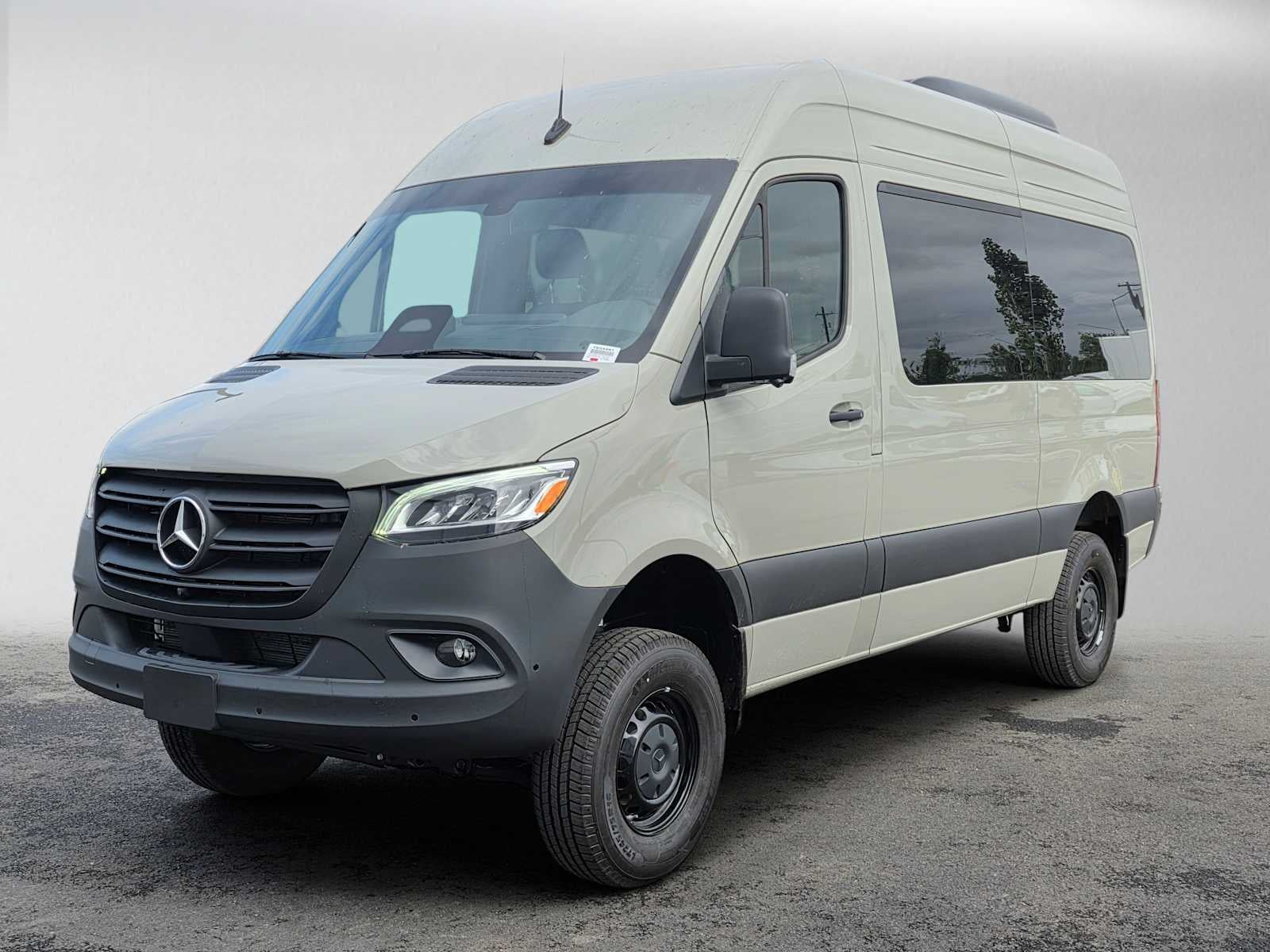 2026 Mercedes-Benz Sprinter Passenger Van 2500 Standard Roof I4 Diesel HO 144 AWD