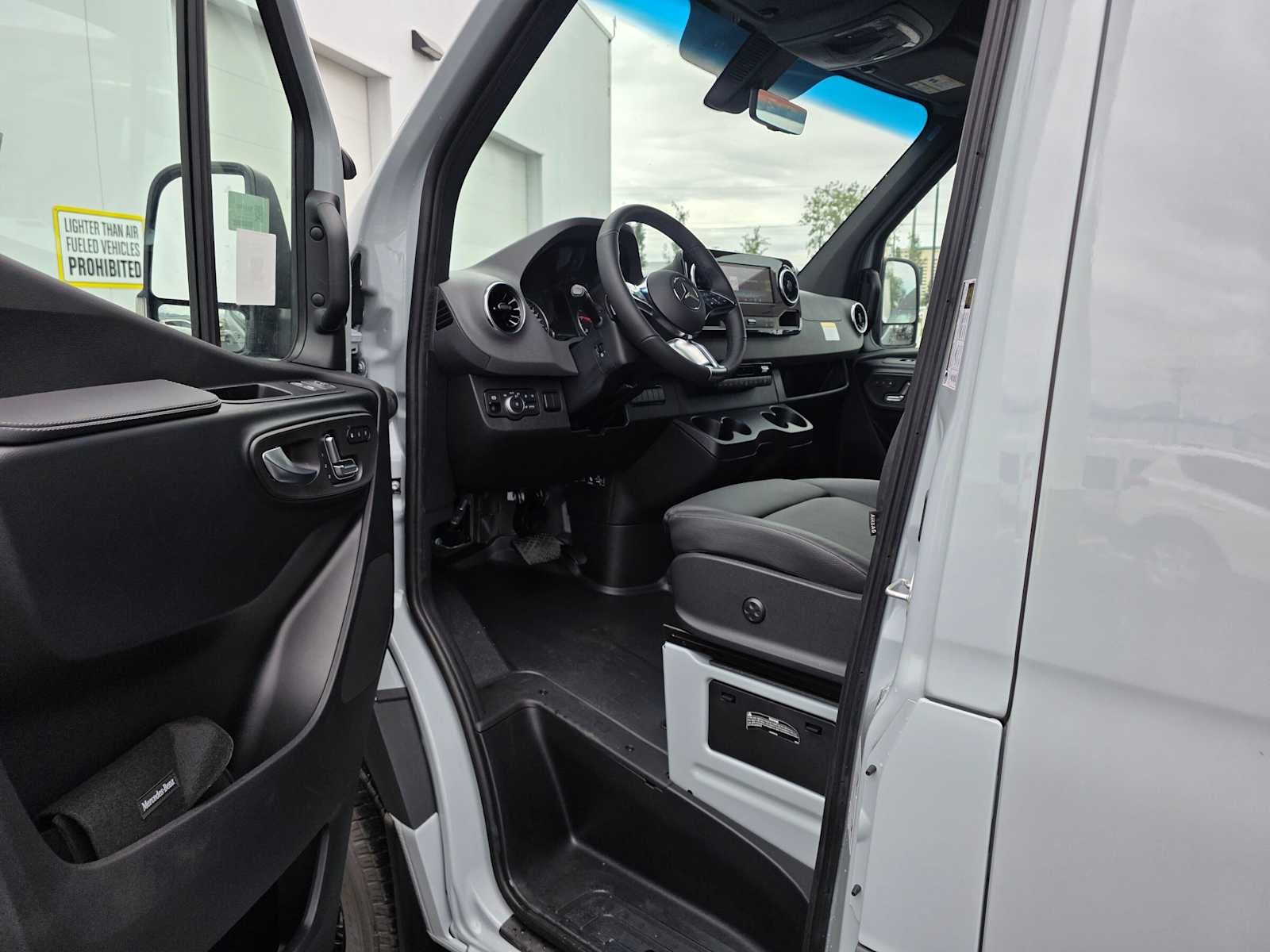 2026 Mercedes-Benz Sprinter Passenger Van 2500 Standard Roof I4 Diesel HO 144 AWD