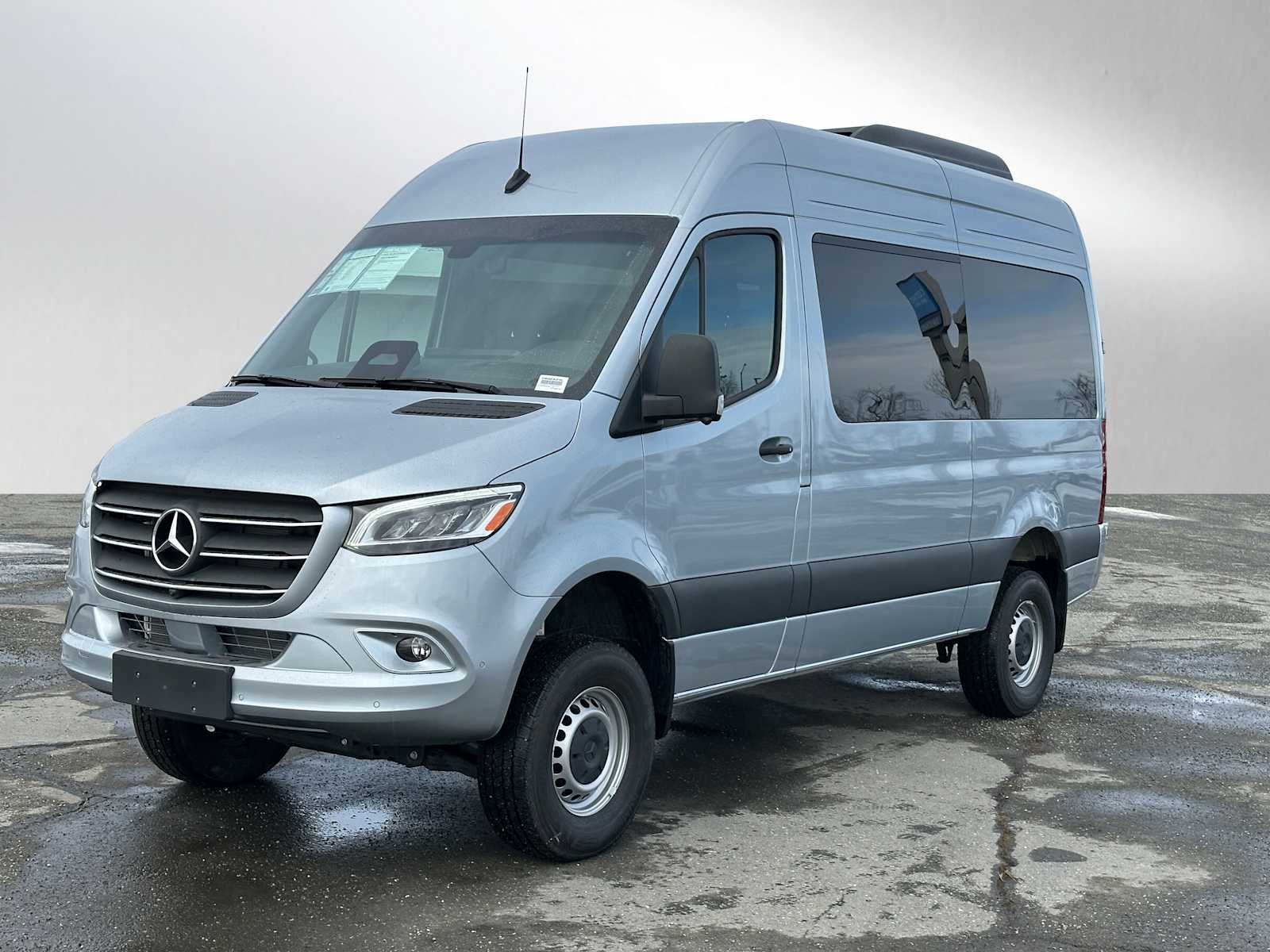 2026 Mercedes-Benz Sprinter Passenger Van 2500 Standard Roof I4 Diesel HO 144 AWD
