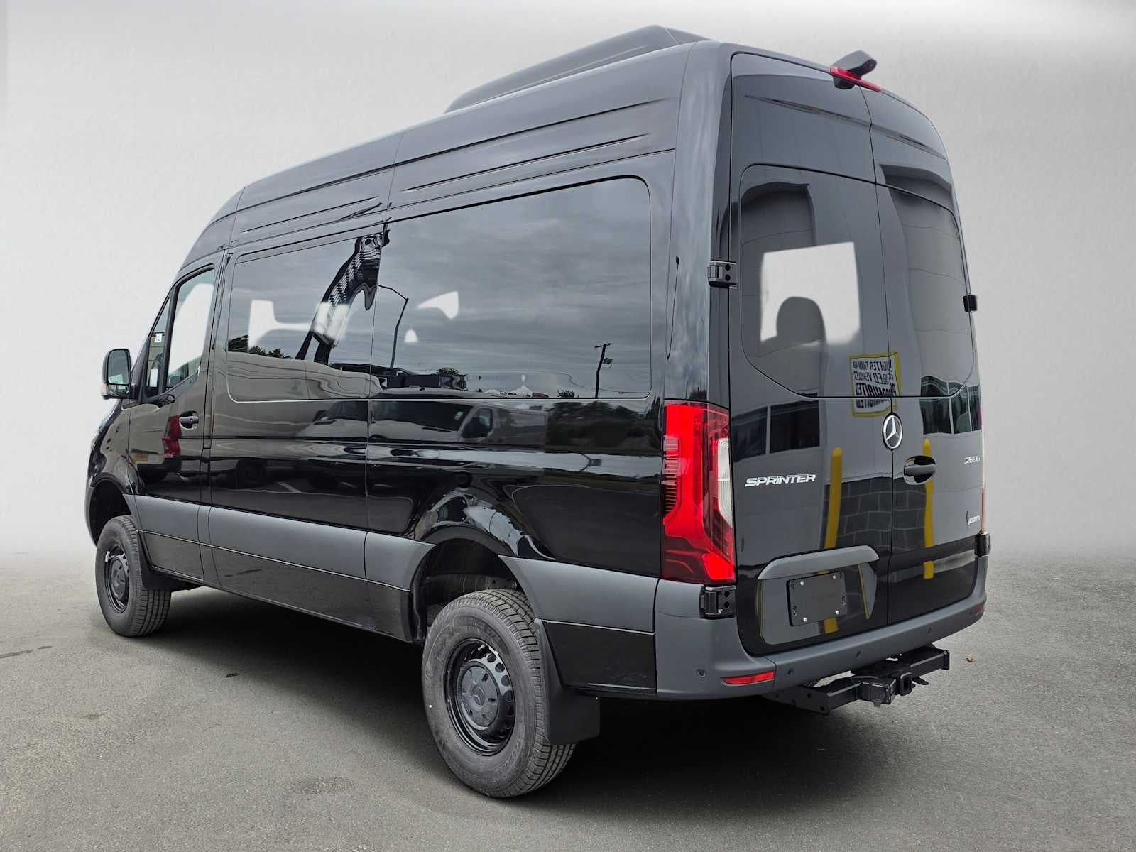 2026 Mercedes-Benz Sprinter Passenger Van 2500 Standard Roof I4 Diesel HO 144 AWD