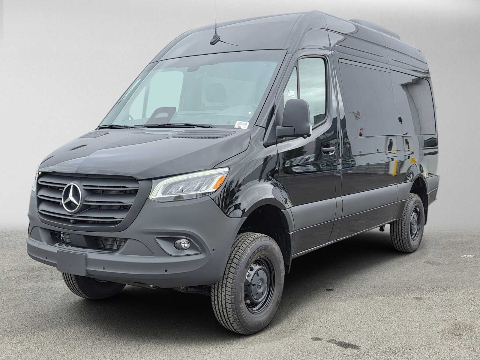 2026 Mercedes-Benz Sprinter Passenger Van 2500 Standard Roof I4 Diesel HO 144 AWD