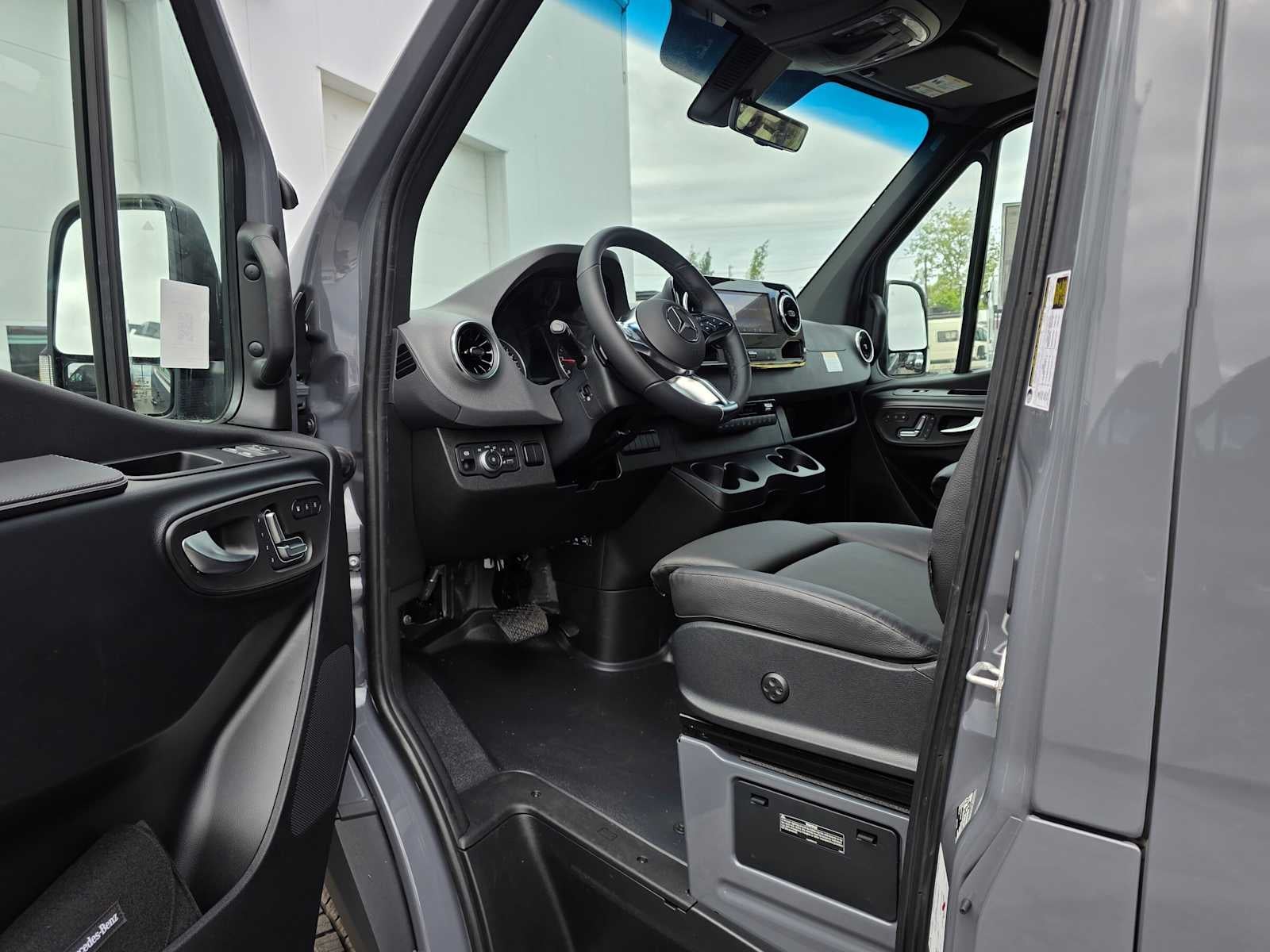 2026 Mercedes-Benz Sprinter Passenger Van 2500 Standard Roof I4 Diesel HO 144 AWD