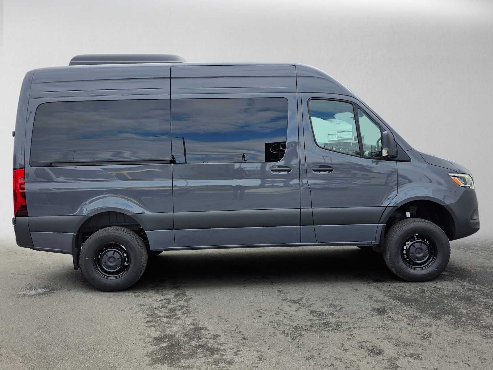 2026 Mercedes-Benz Sprinter Passenger Van 2500 Standard Roof I4 Diesel HO 144 AWD