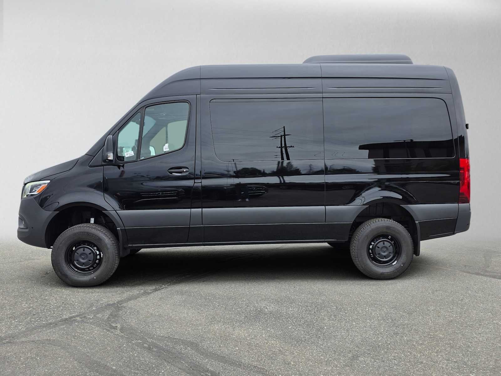 2026 Mercedes-Benz Sprinter Passenger Van 2500 Standard Roof I4 Diesel HO 144 AWD