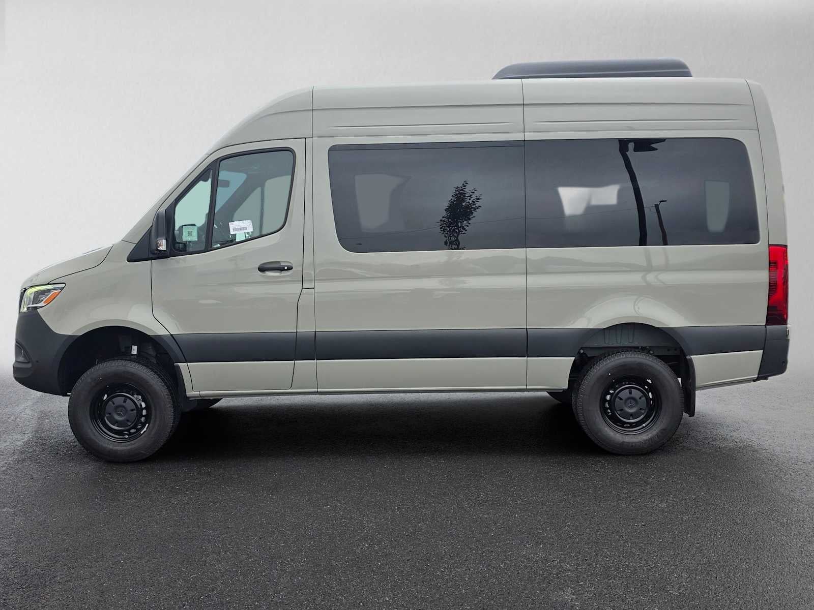 2026 Mercedes-Benz Sprinter Passenger Van 2500 Standard Roof I4 Diesel HO 144 AWD