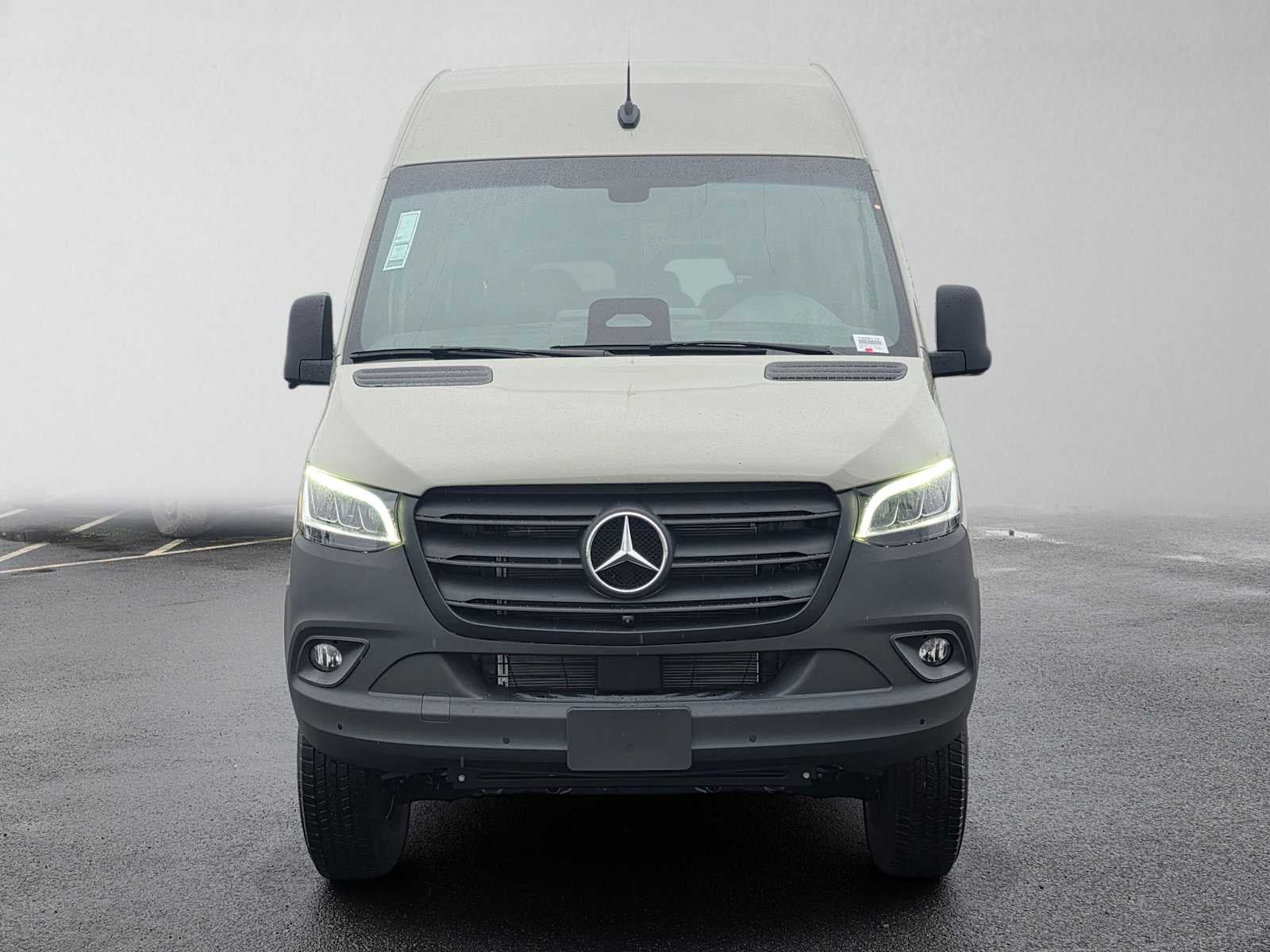 2026 Mercedes-Benz Sprinter Passenger Van 2500 Standard Roof I4 Diesel HO 144 AWD