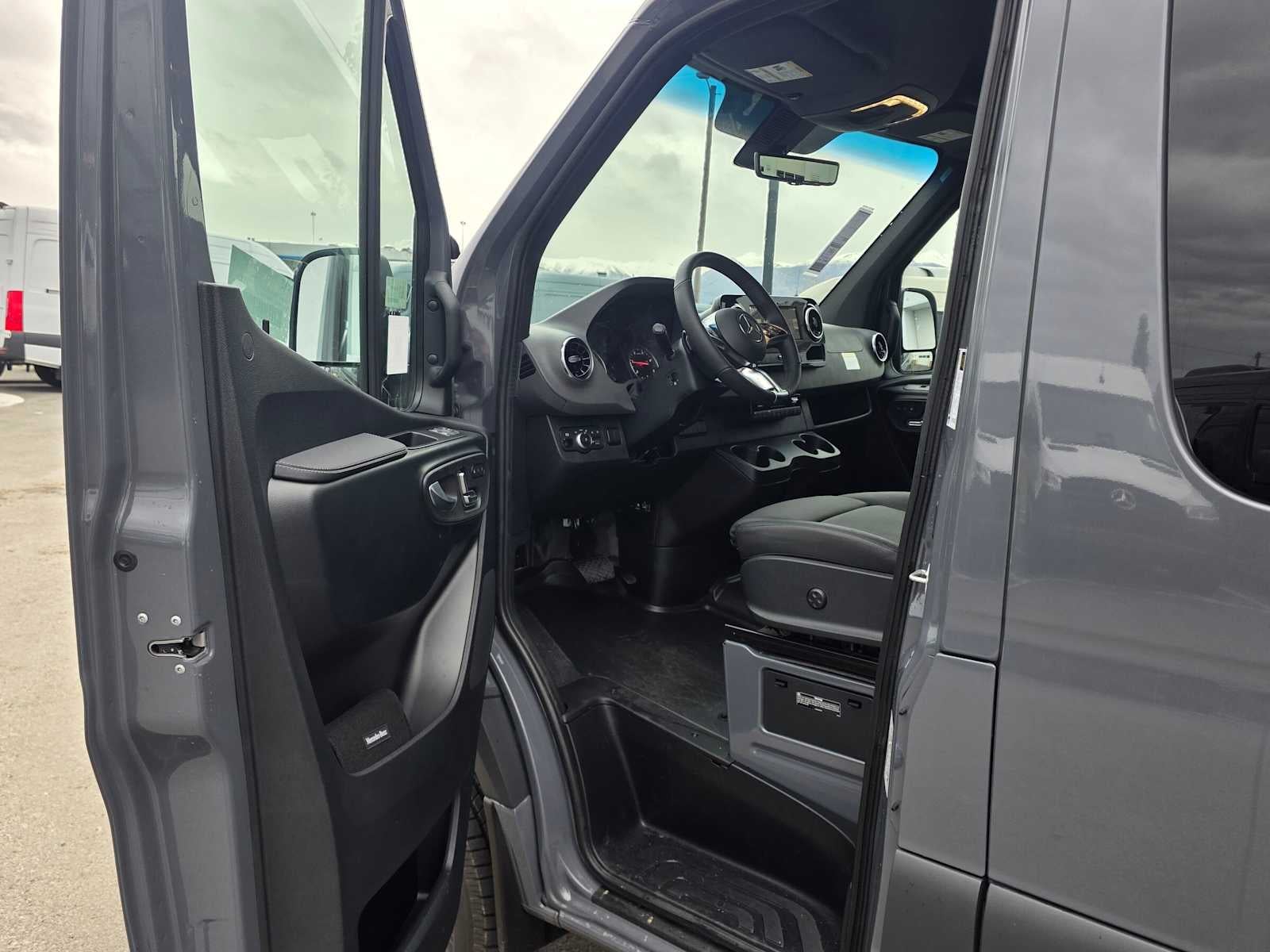 2026 Mercedes-Benz Sprinter Passenger 2500 Standard Roof I4 Diesel HO 144 AWD