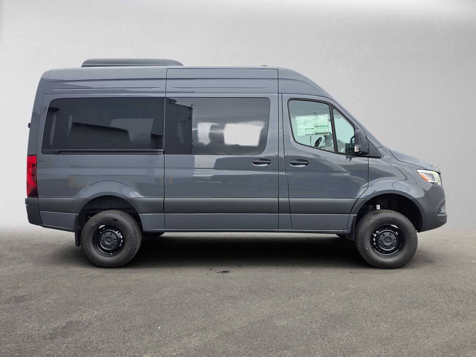 2026 Mercedes-Benz Sprinter Passenger 2500 Standard Roof I4 Diesel HO 144 AWD