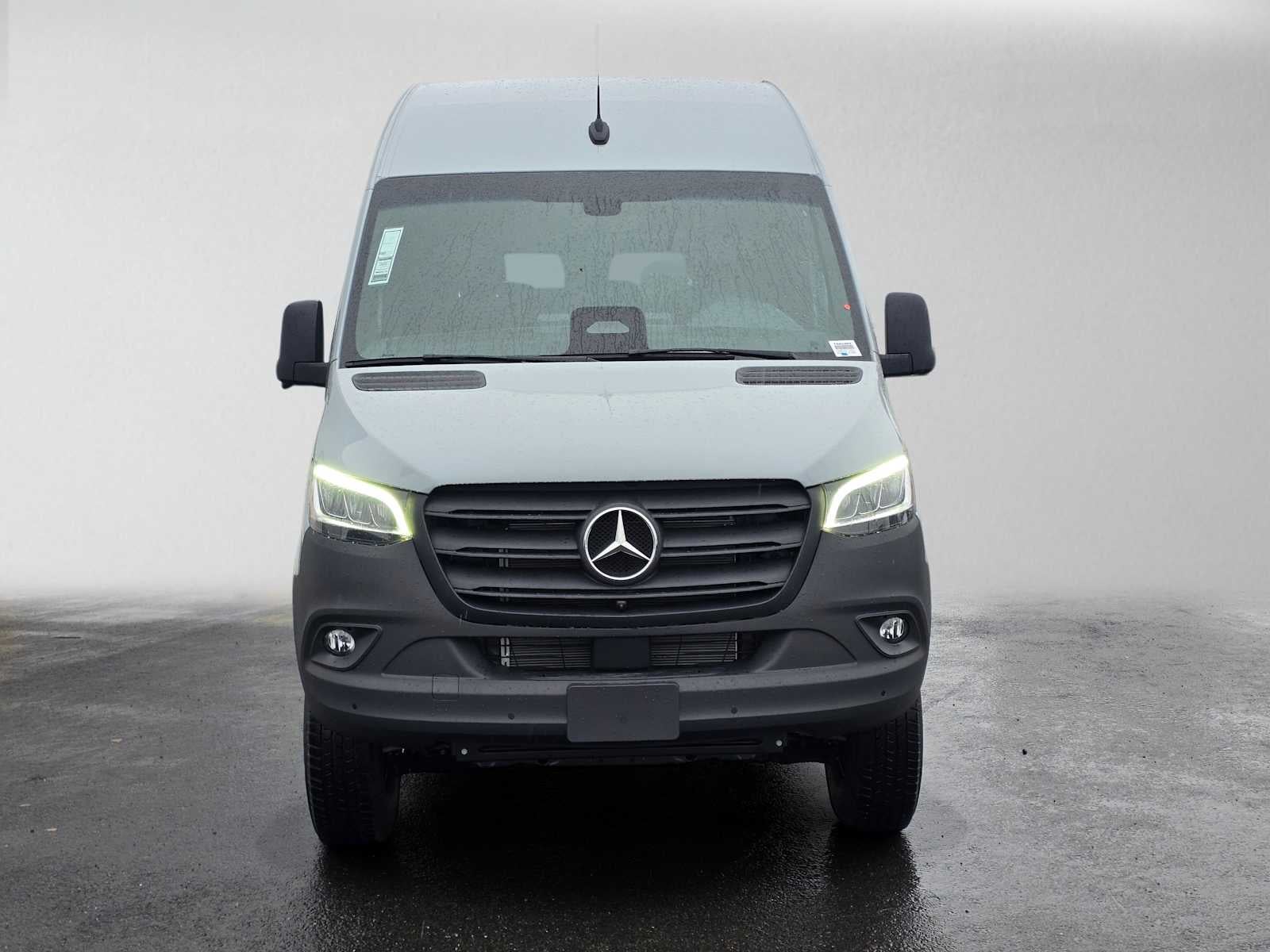 2026 Mercedes-Benz Sprinter Passenger 2500 Standard Roof I4 Diesel HO 144 AWD