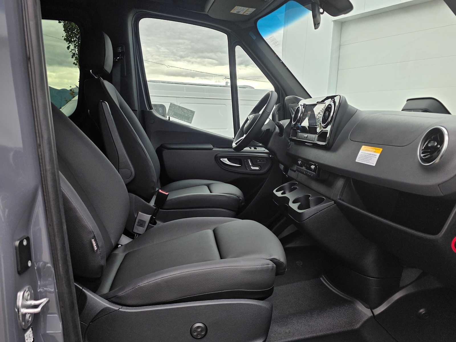 2026 Mercedes-Benz Sprinter Passenger Van 2500 Standard Roof I4 Diesel HO 144 AWD