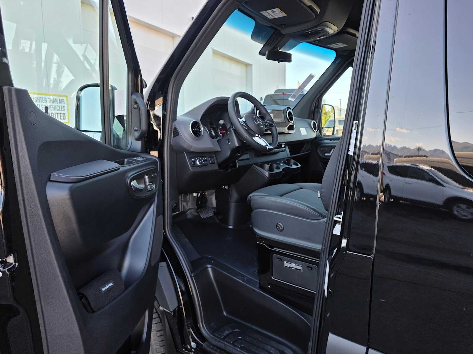 2026 Mercedes-Benz Sprinter Passenger 2500 Standard Roof I4 Diesel HO 144 AWD
