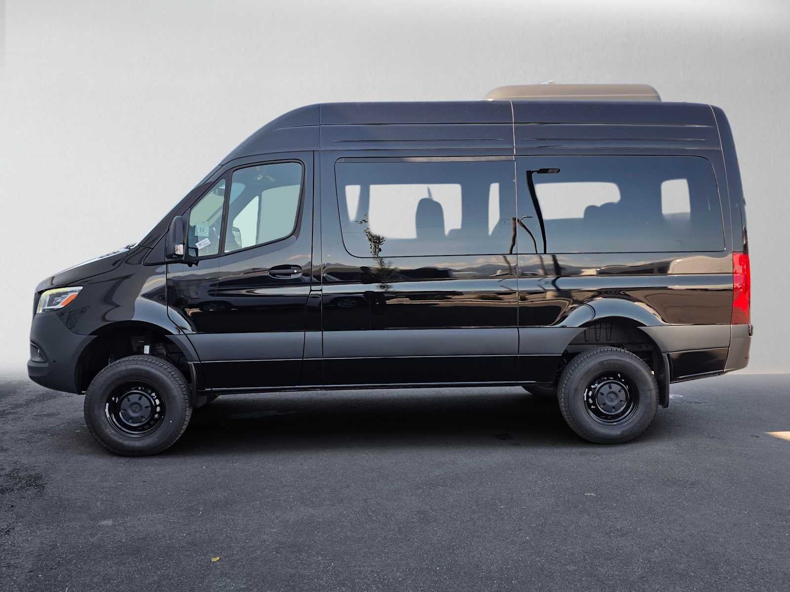 2026 Mercedes-Benz Sprinter Passenger 2500 Standard Roof I4 Diesel HO 144 AWD