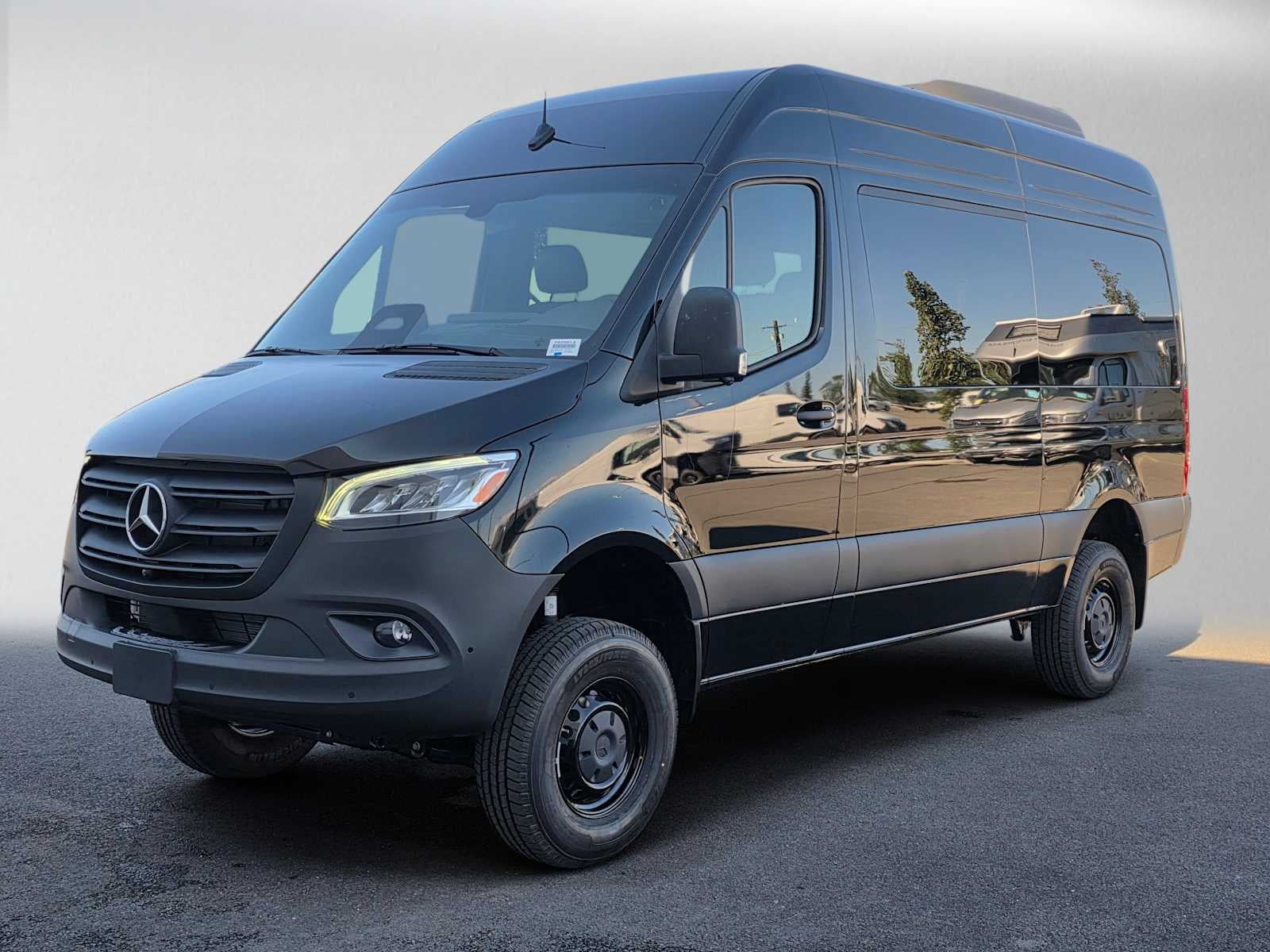 2026 Mercedes-Benz Sprinter Passenger 2500 Standard Roof I4 Diesel HO 144 AWD