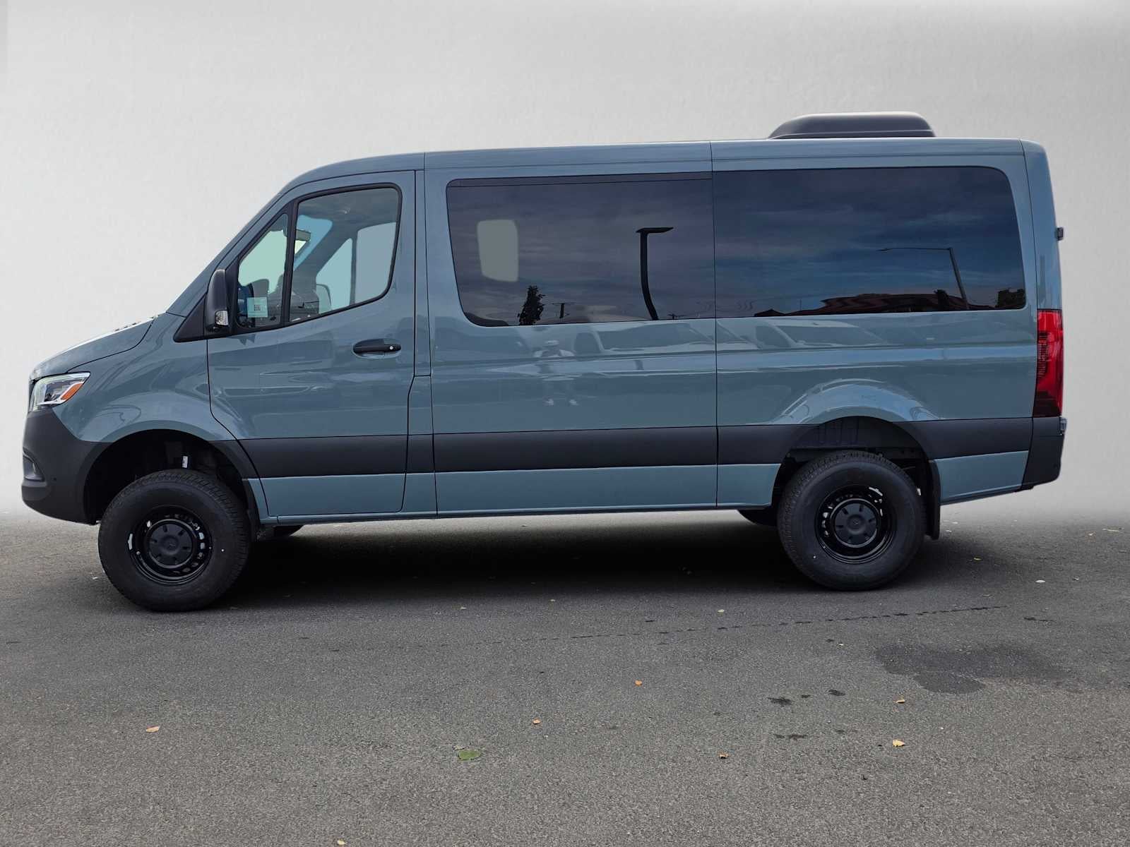 2026 Mercedes-Benz Sprinter Passenger 2500 Standard Roof I4 Diesel HO 144 AWD
