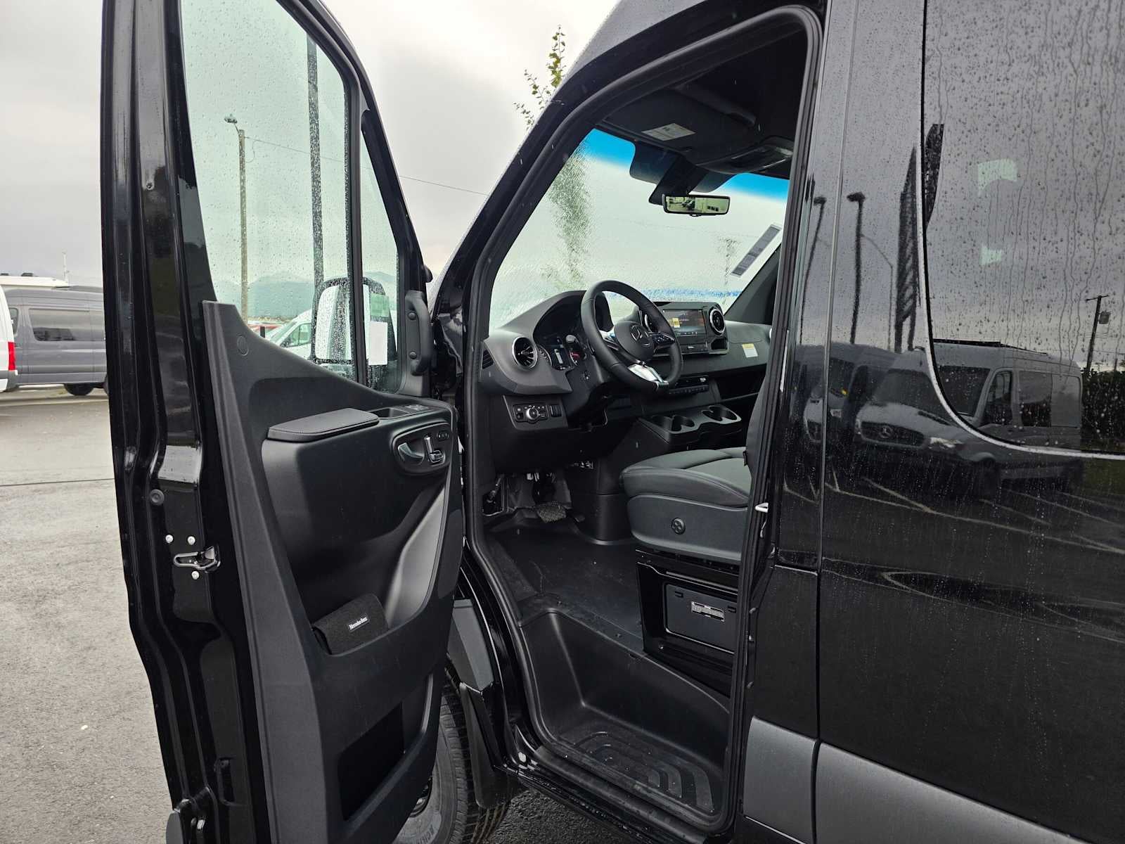 2026 Mercedes-Benz Sprinter Passenger 2500 Standard Roof I4 Diesel HO 144 AWD