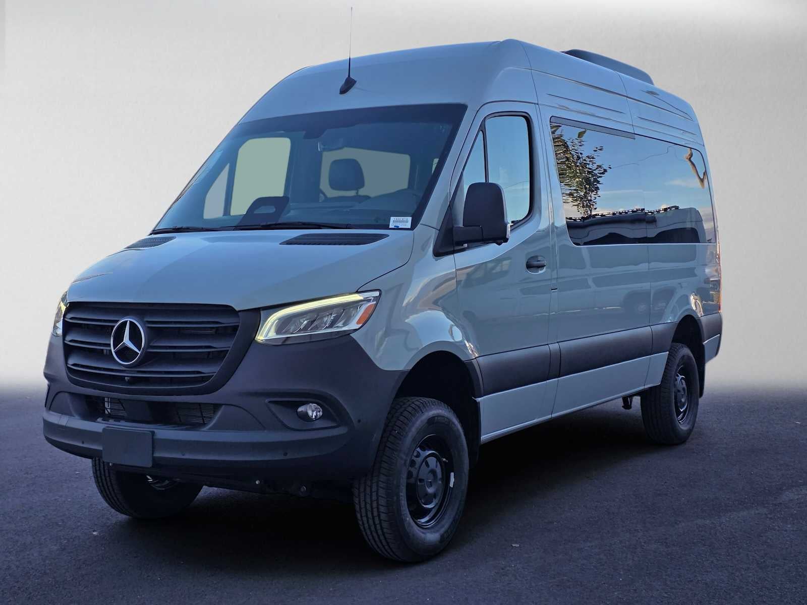 2026 Mercedes-Benz Sprinter Passenger 2500 Standard Roof I4 Diesel HO 144 AWD
