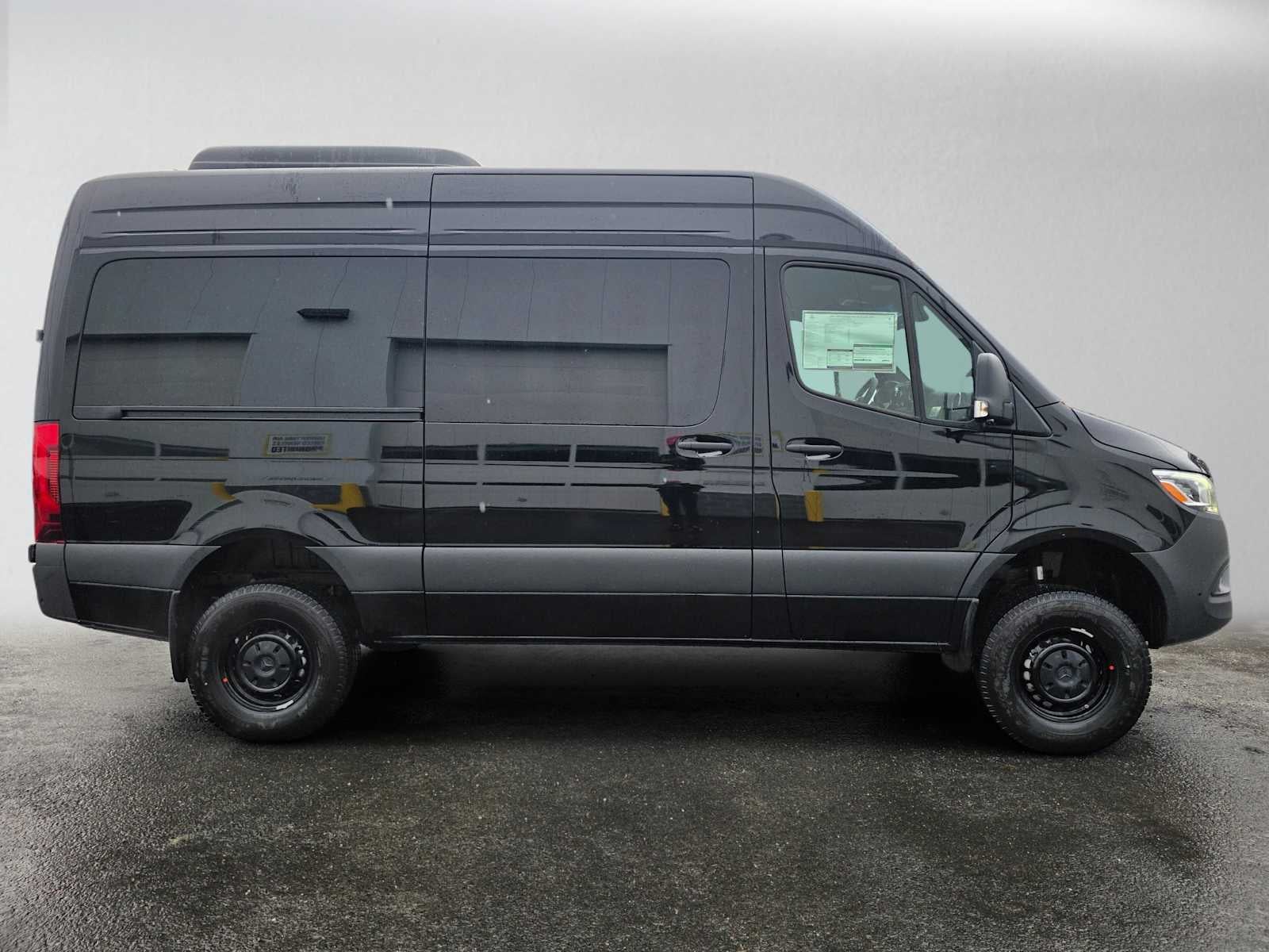 2026 Mercedes-Benz Sprinter Passenger 2500 Standard Roof I4 Diesel HO 144 AWD