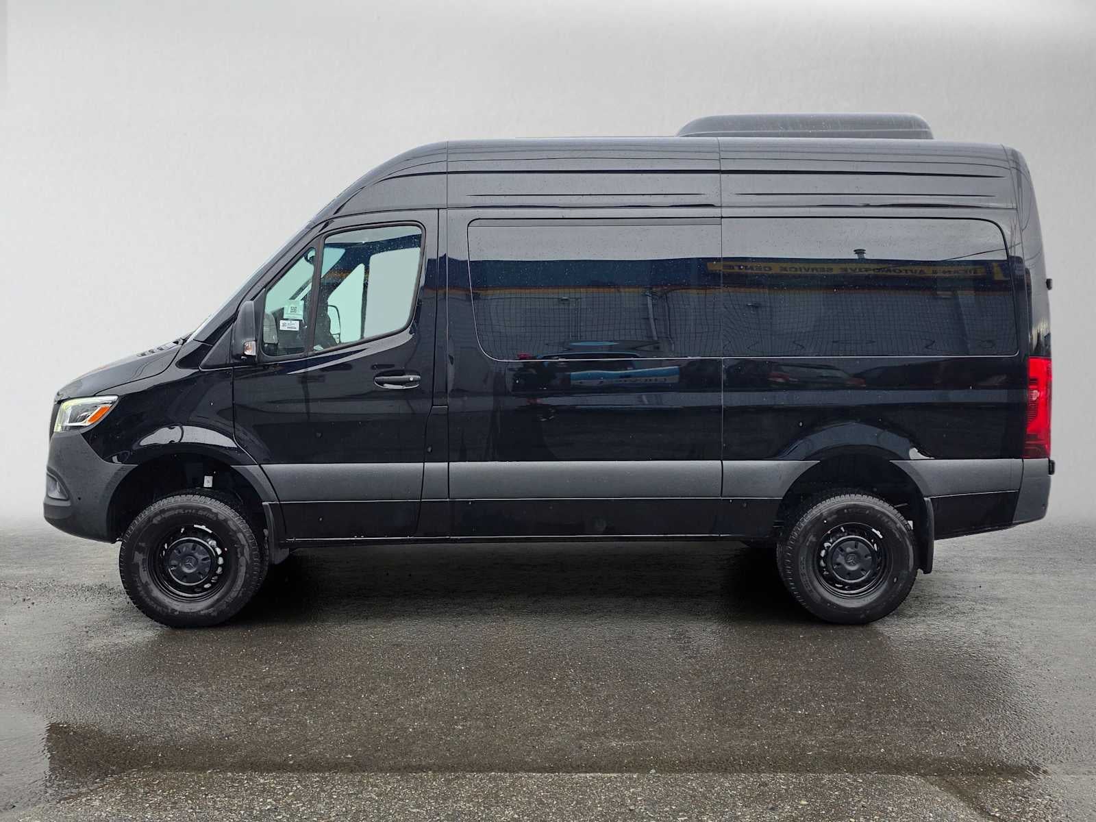 2026 Mercedes-Benz Sprinter Passenger 2500 Standard Roof I4 Diesel HO 144 AWD