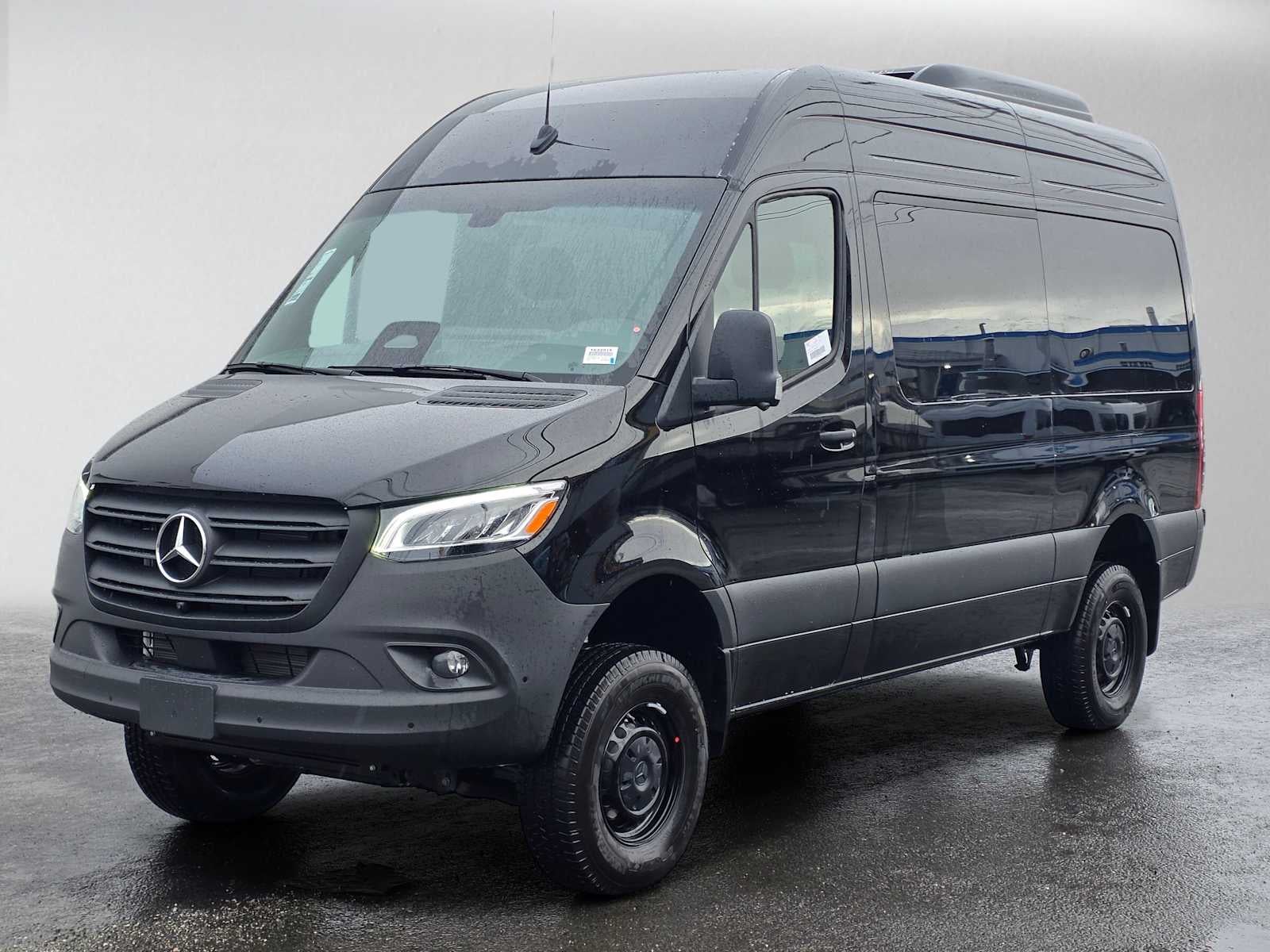 2026 Mercedes-Benz Sprinter Passenger 2500 Standard Roof I4 Diesel HO 144 AWD