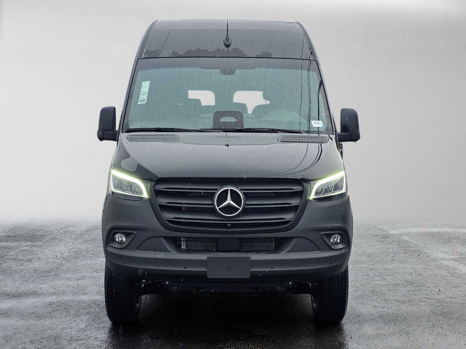 2026 Mercedes-Benz Sprinter Passenger 2500 Standard Roof I4 Diesel HO 144 AWD