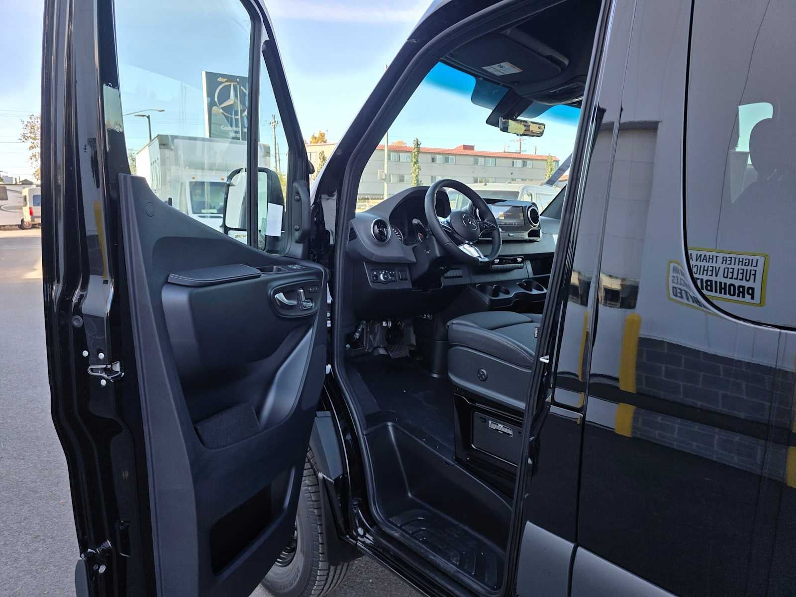 2026 Mercedes-Benz Sprinter Passenger 2500 Standard Roof I4 Diesel HO 144 AWD